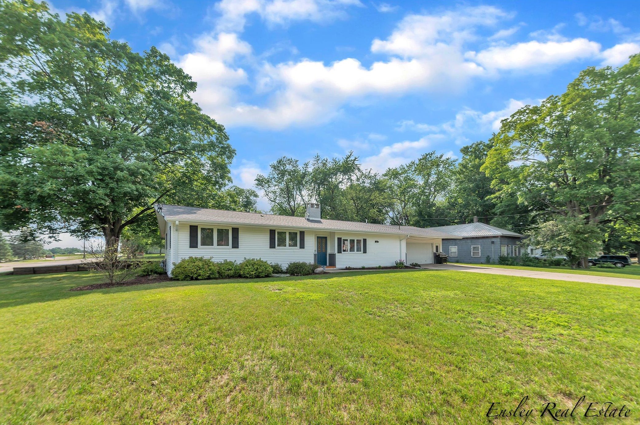 130 B St, Trufant, MI 49347-5103