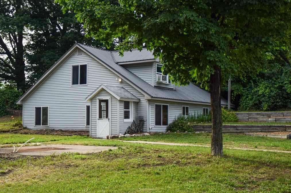 1111 Greenville Rd, Stanton, MI 48888