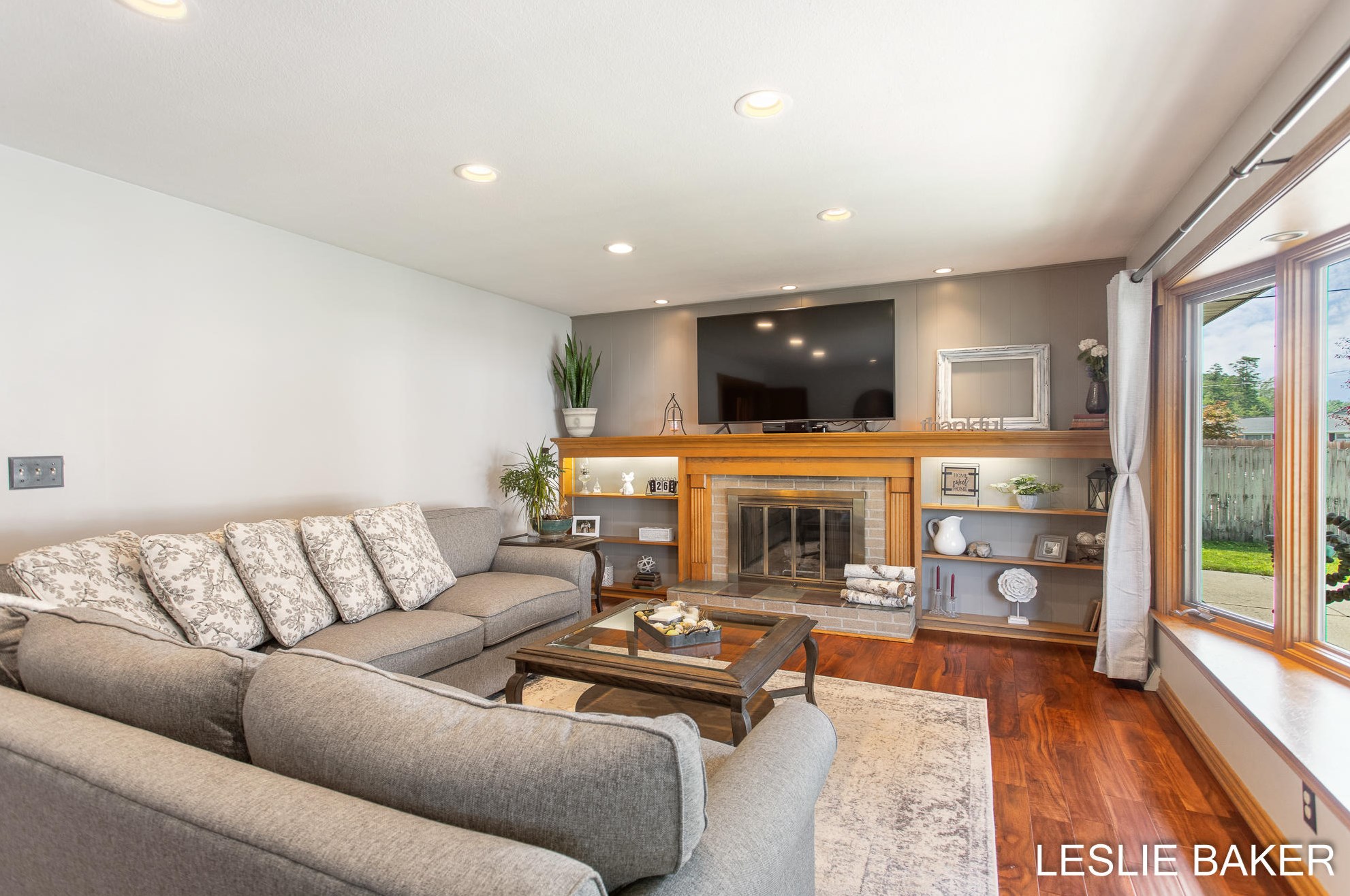 7130 Heatherwood Dr, Jenison, MI 49428-8122