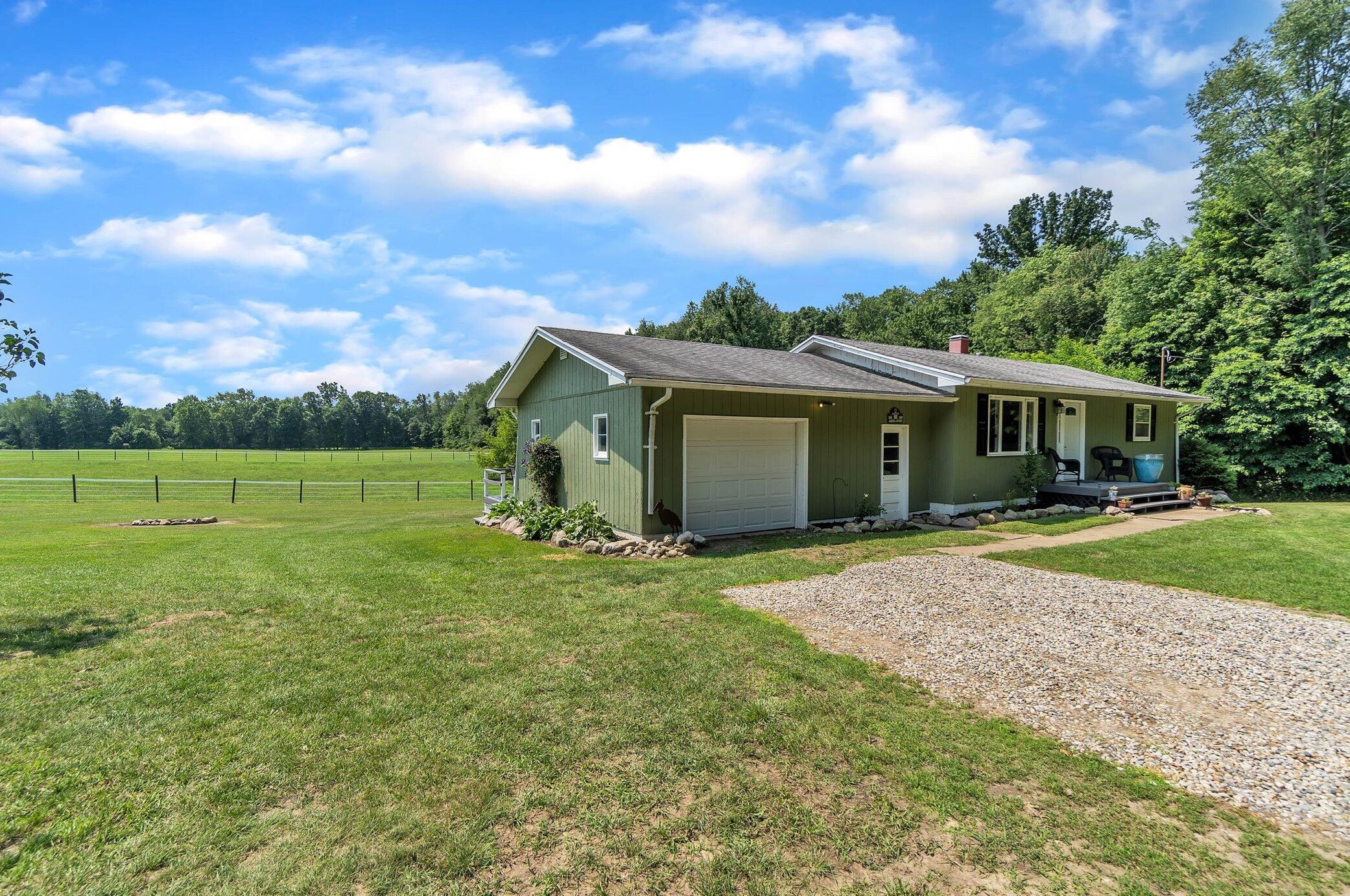 25886 P Dr, Albion, MI 49224-9547