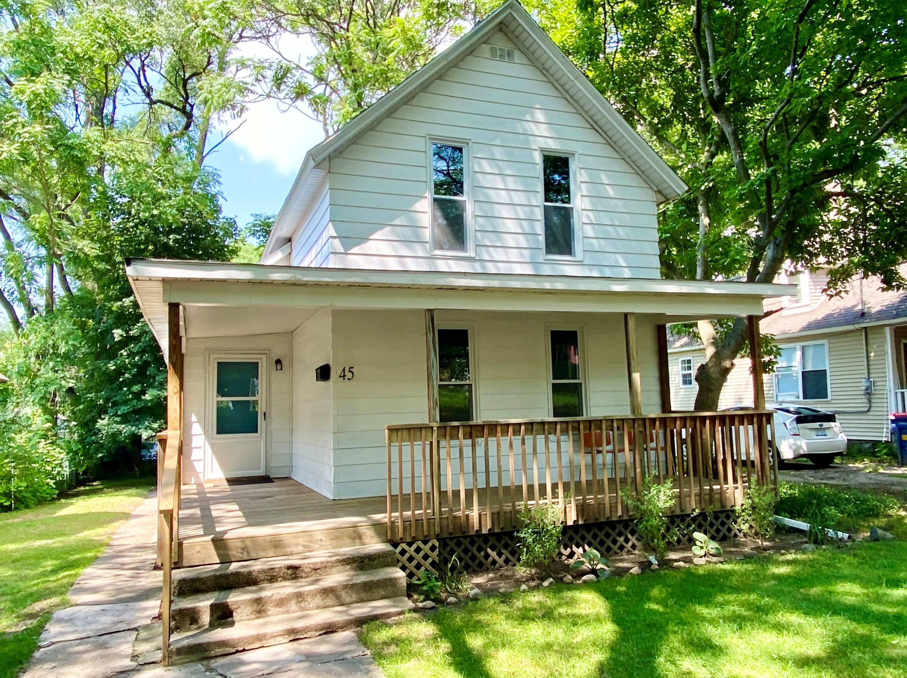 45 Quimby St, Grand Rapids MI  49505-4934 exterior