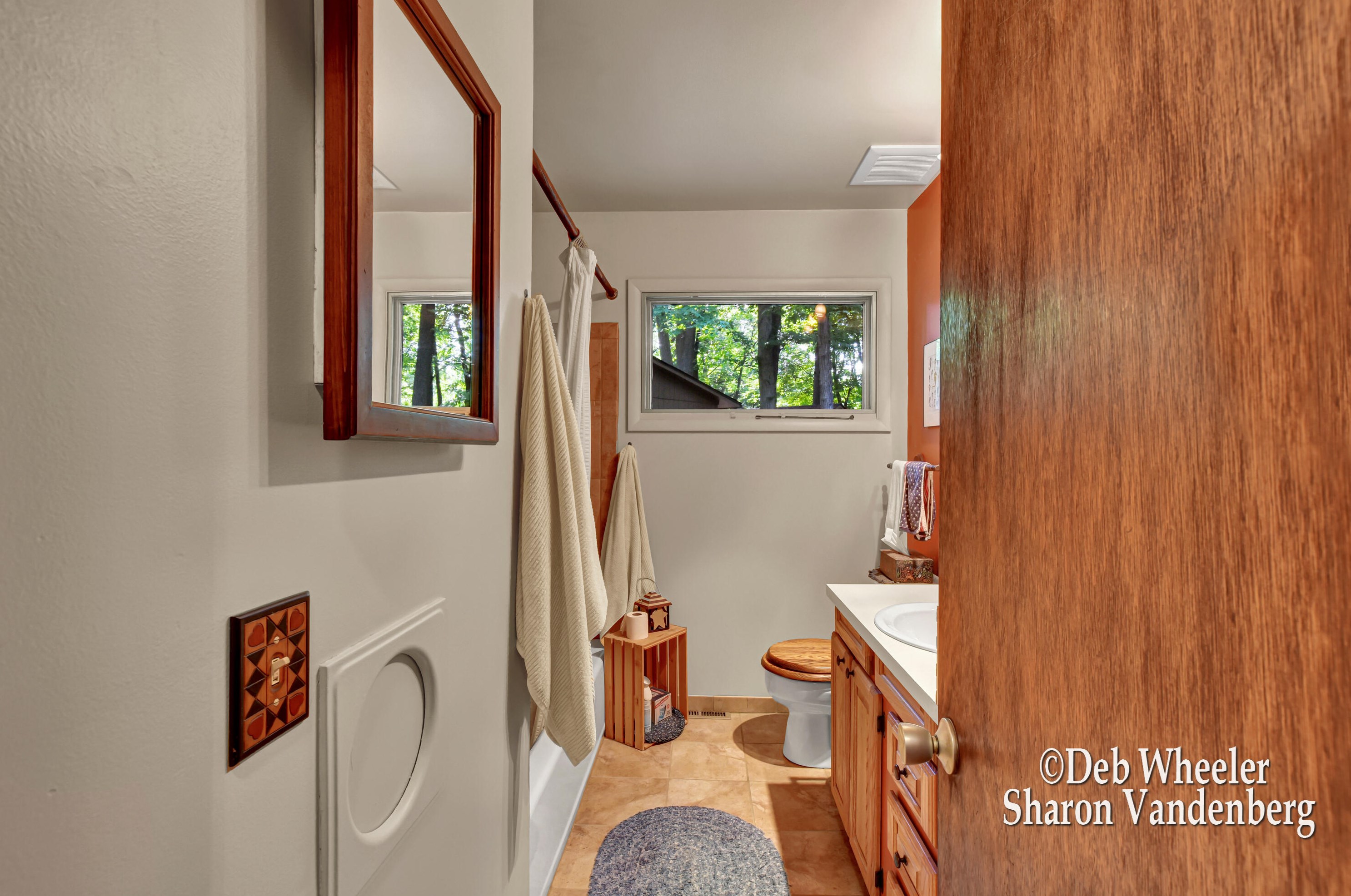 1174 Fuller Ct, Grand Rapids MI  49508-4742 exterior