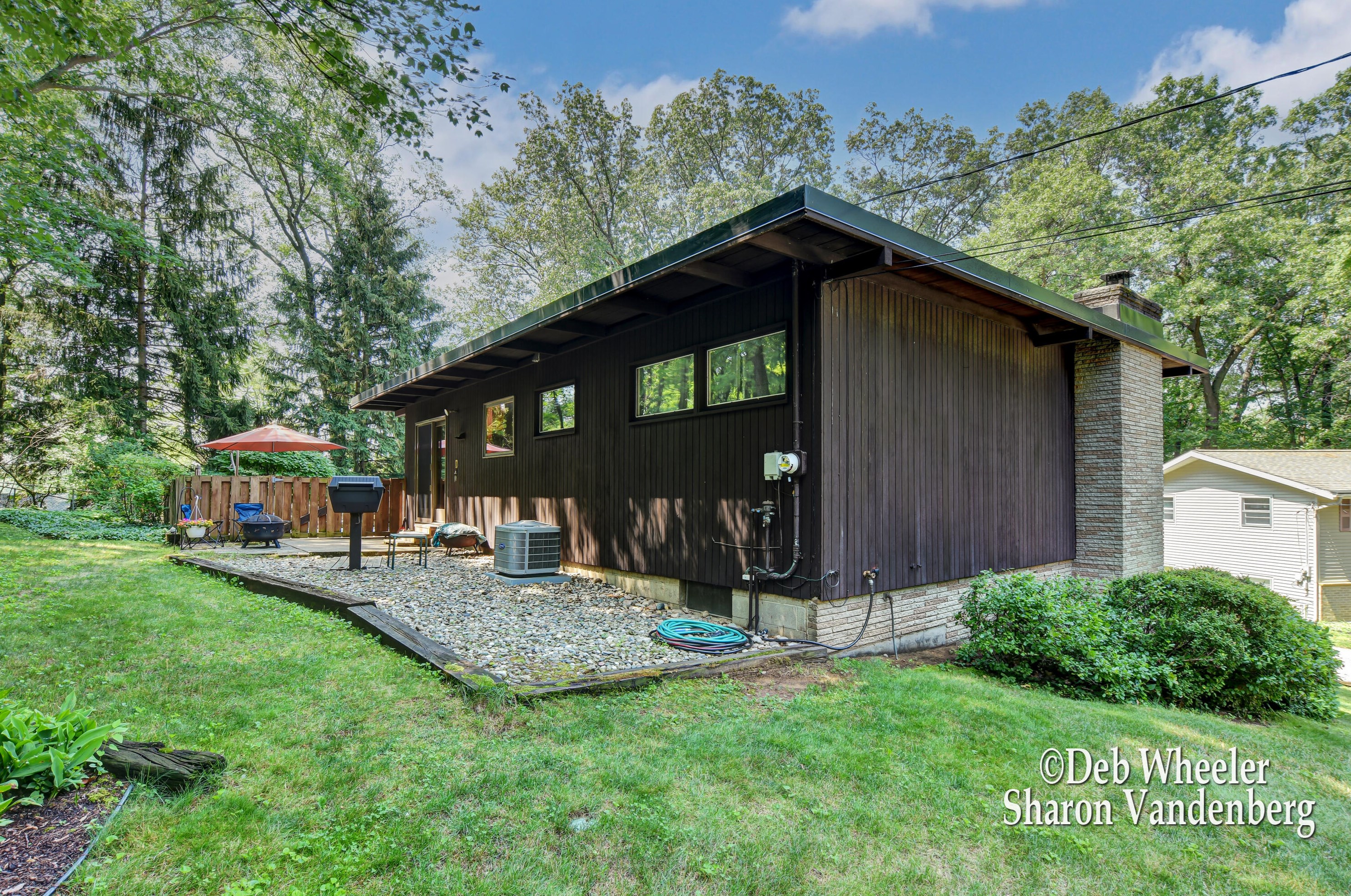 1174 Fuller Ct, Grand Rapids MI  49508-4742 exterior