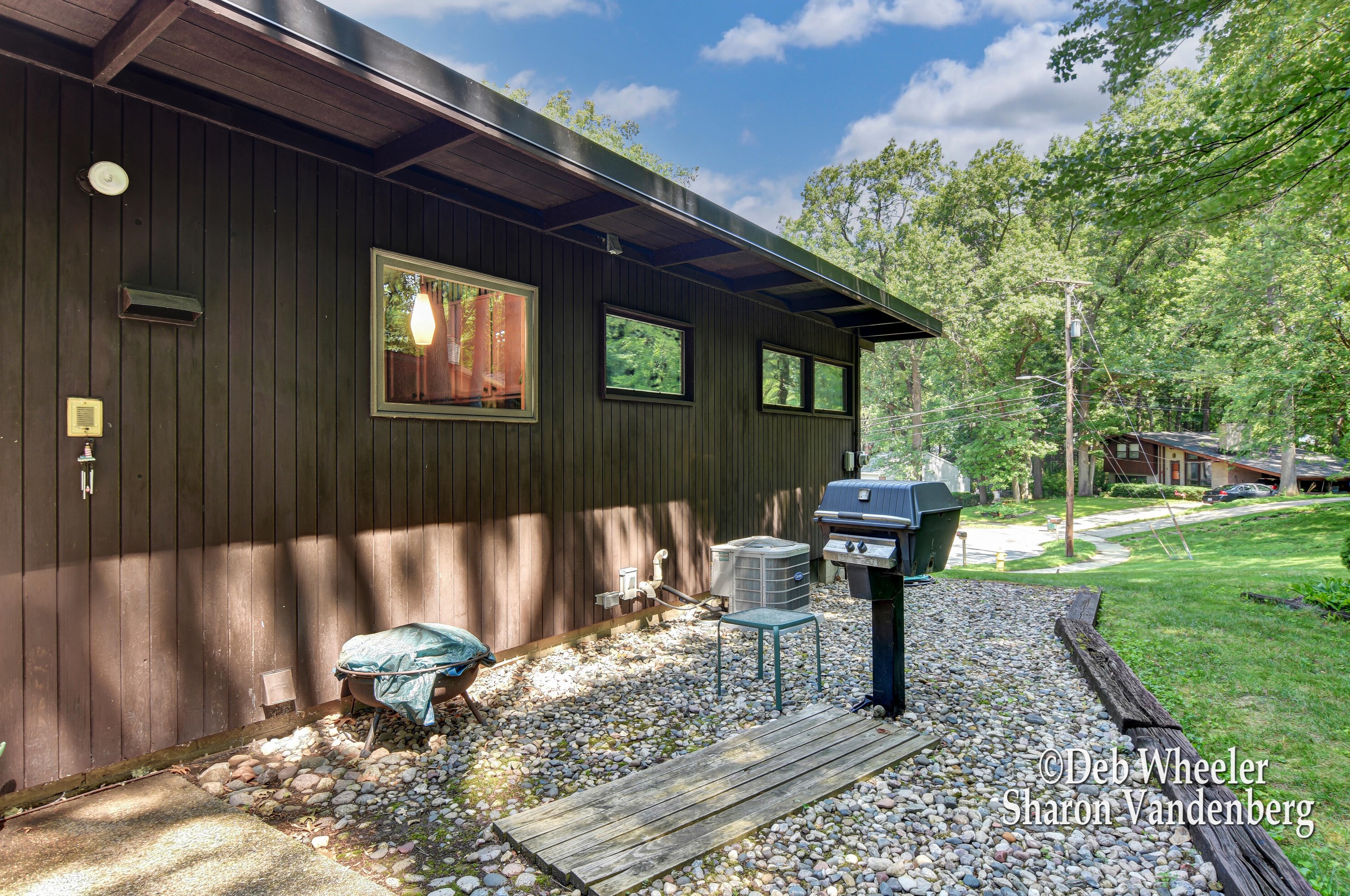 1174 Fuller Ct, Grand Rapids MI  49508-4742 exterior