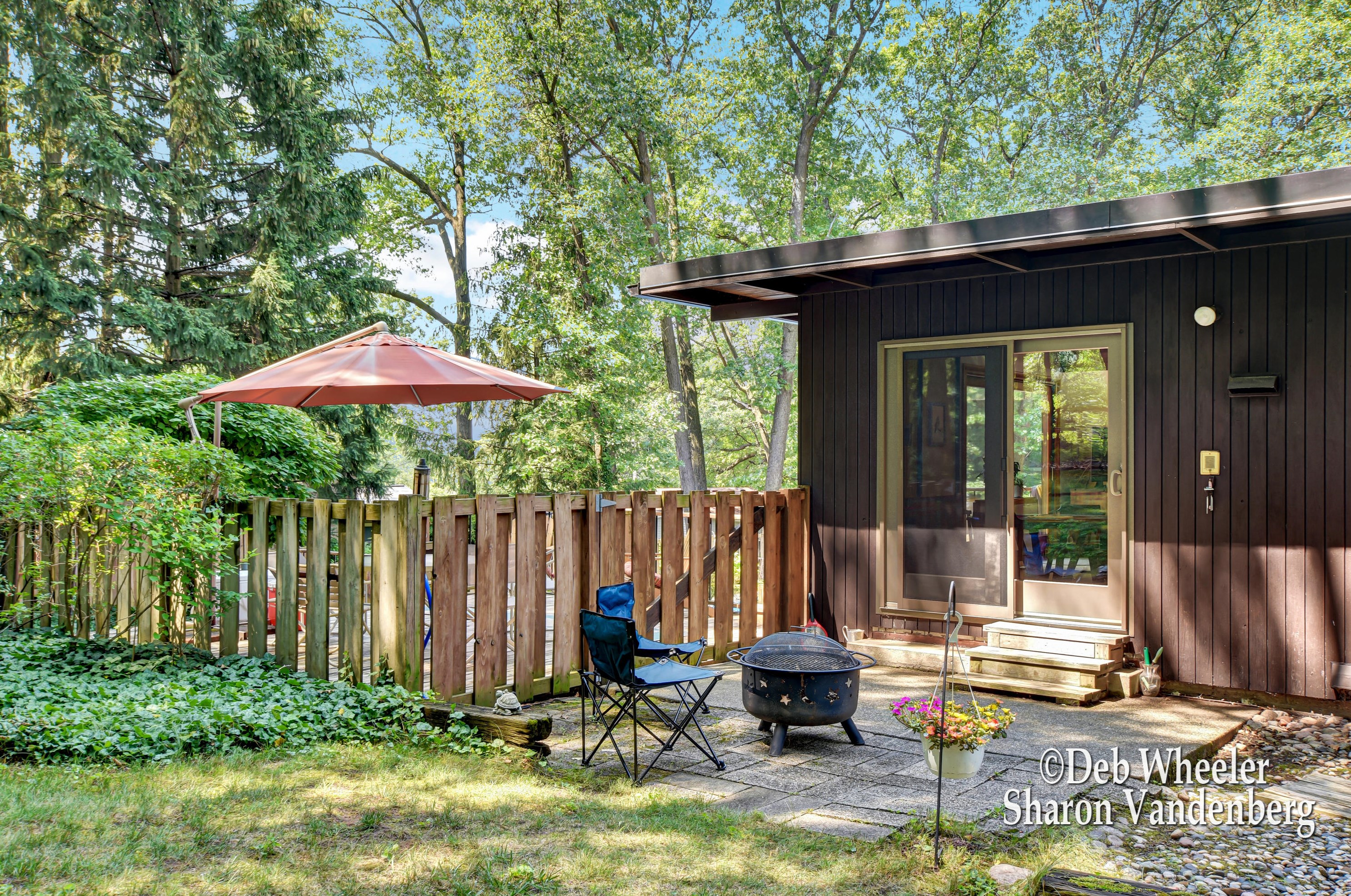 1174 Fuller Ct, Grand Rapids MI  49508-4742 exterior