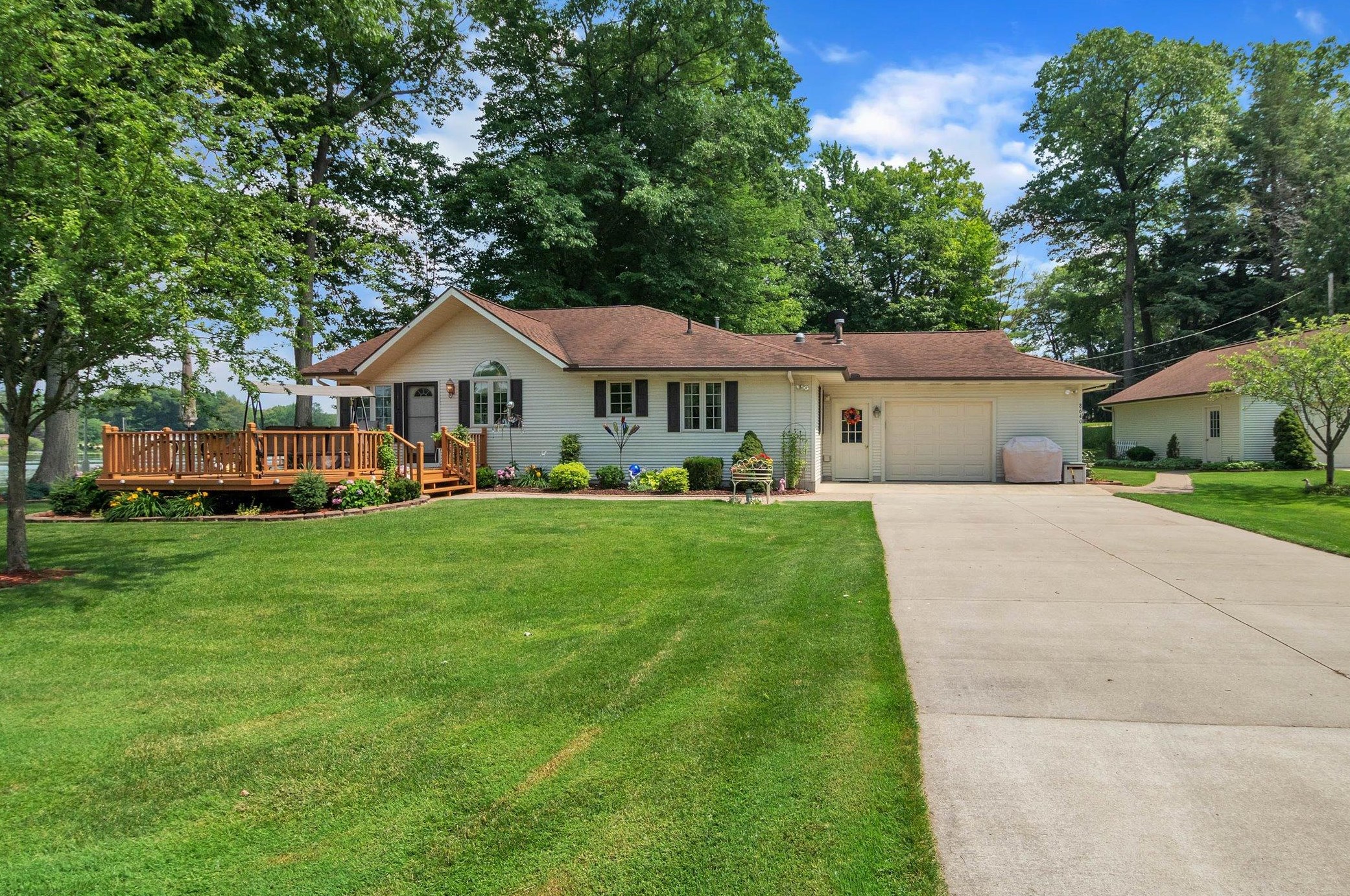 8640 Lynwood Ln, Mecosta, MI 49332