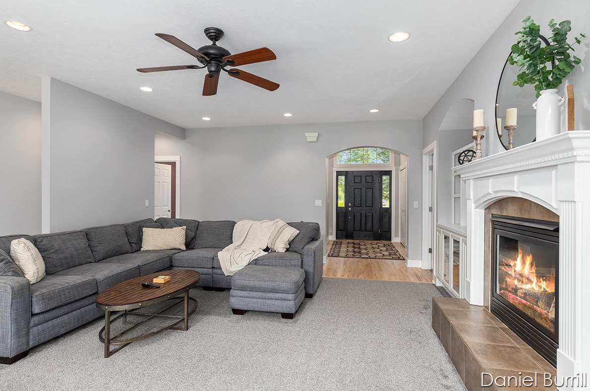 9571 Douglas Fir Ct, Sparta MI 49345-8276 exterior