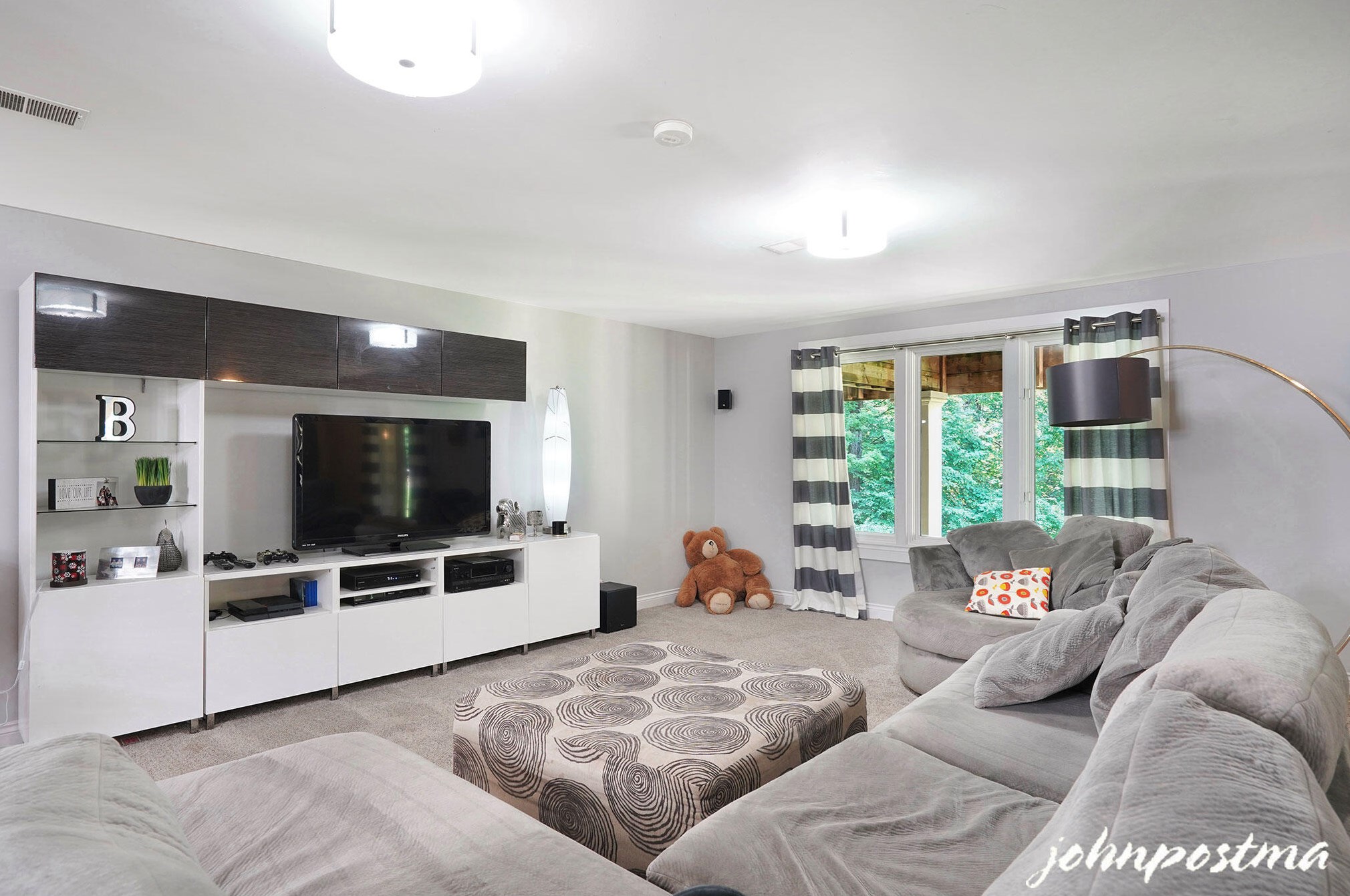 2188 Fairridge Dr, Ada MI 49301-8551 exterior