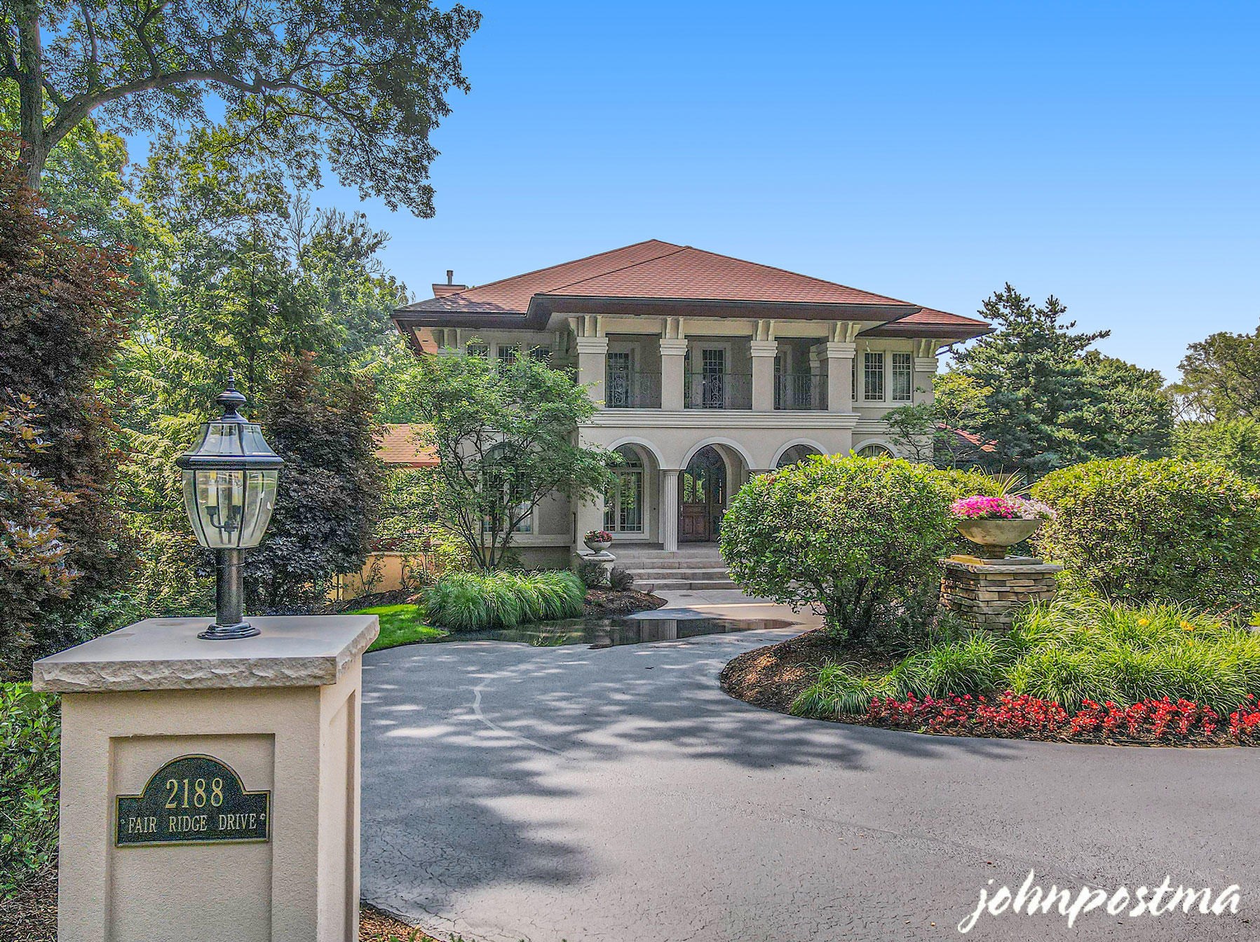 2188 Fair Ridge Dr, Ada, MI 49301-8575