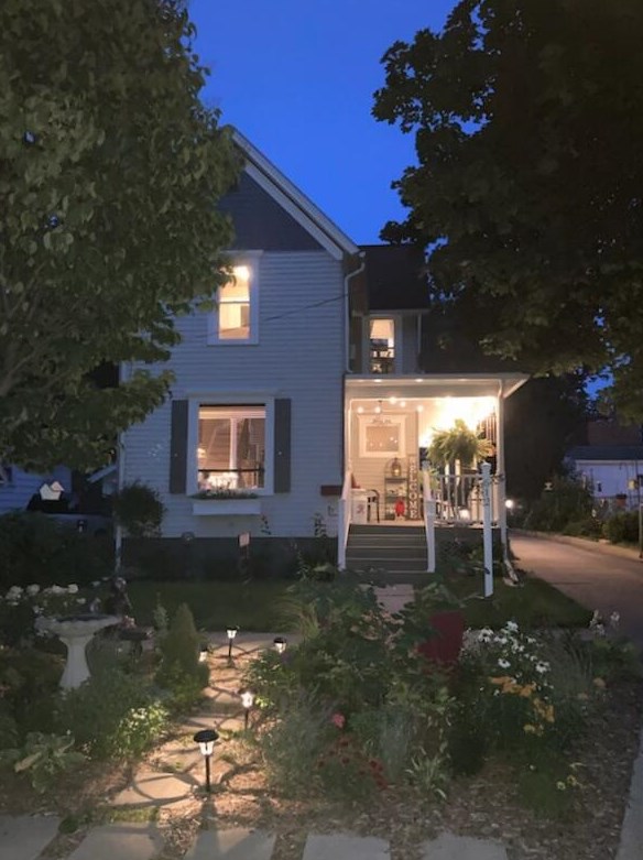 612 Clinton St, Cadmus MI 49221-2111 exterior