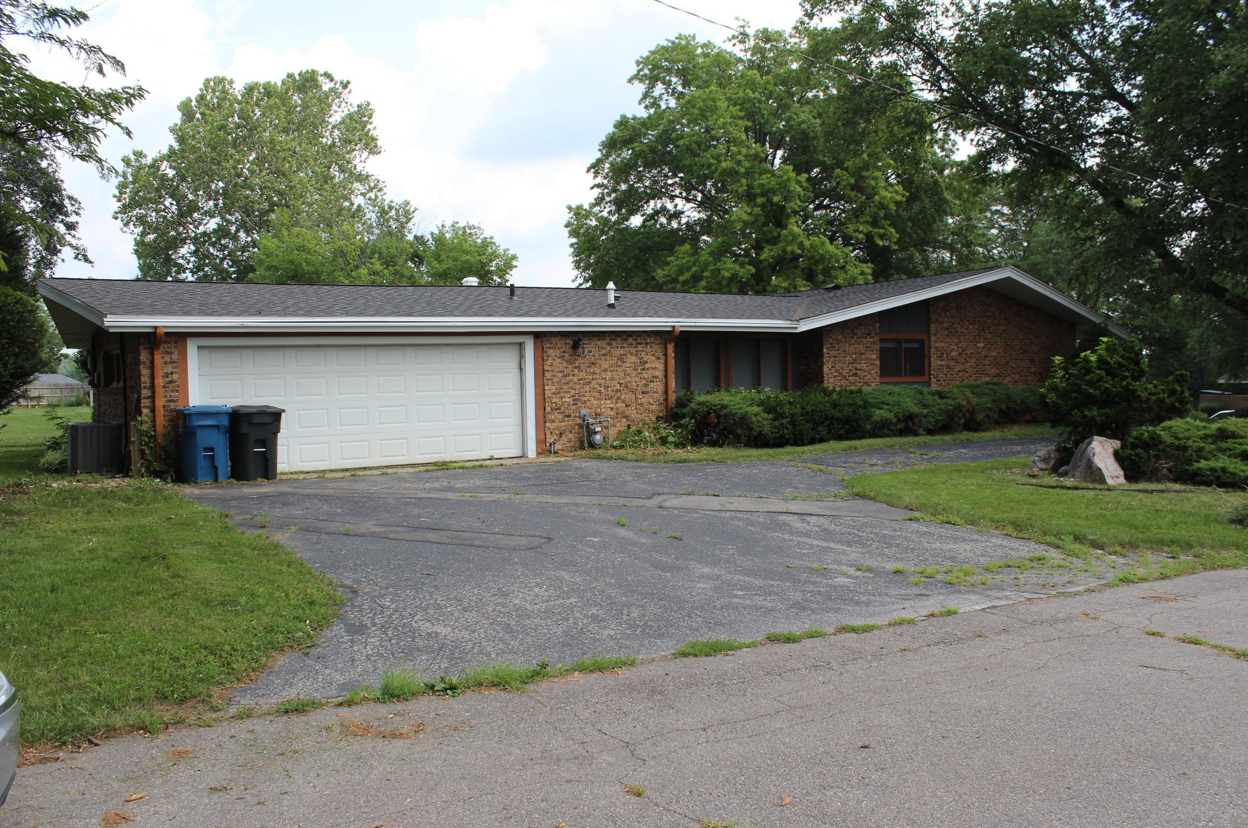 820 Iroquois Trl, Niles MI  49120-3127 exterior