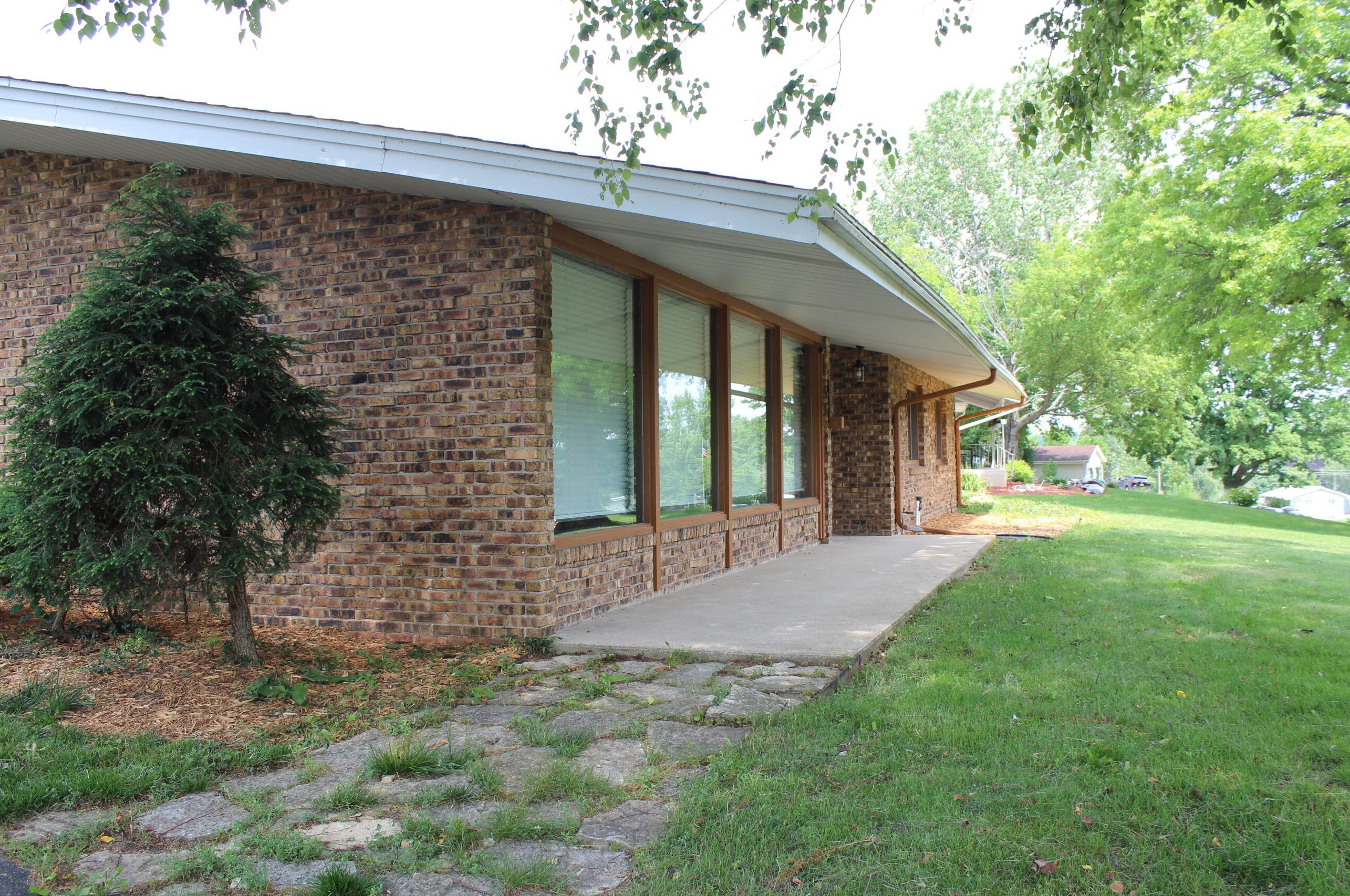 820 Iroquois Trl, Niles MI  49120-3127 exterior