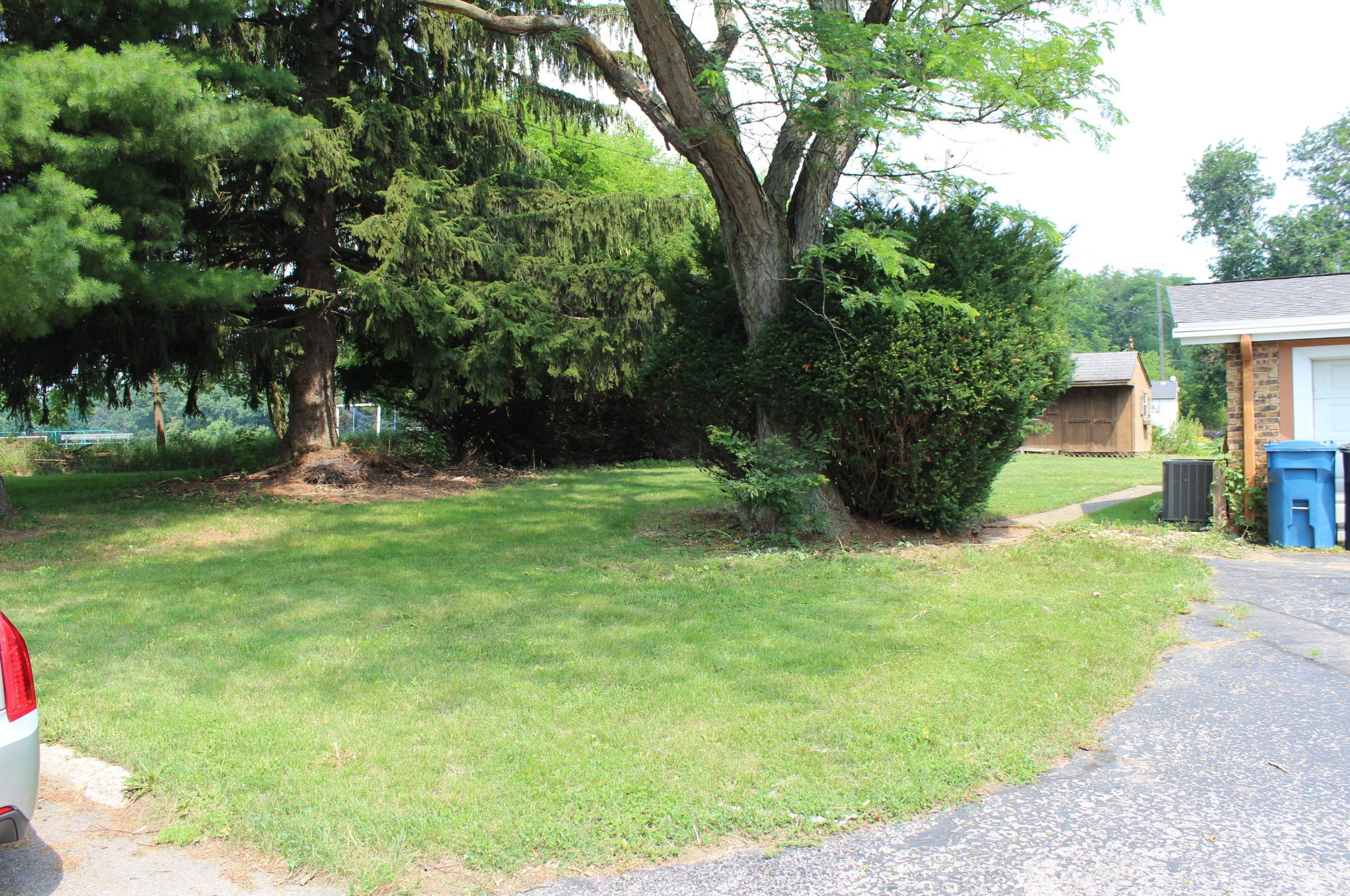 820 Iroquois Trl, Niles MI  49120-3127 exterior