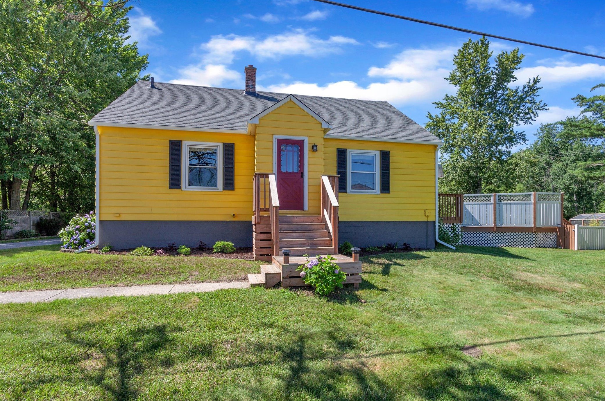 17270 Taft Rd, Spring Lake, MI 49456