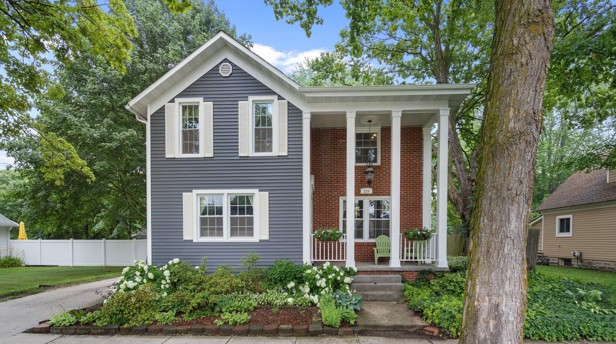 126 N Chippewa St, Shepherd, MI 48883