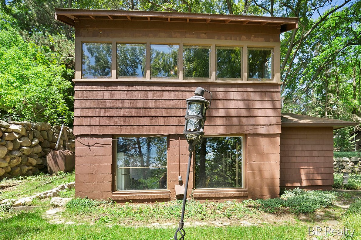 733 Stonecrest Dr, Sparta, MI 49345-9525