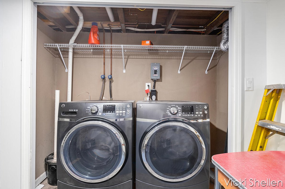 16935 Spring Lake Rd, Spring Lake MI  49456-1372 exterior