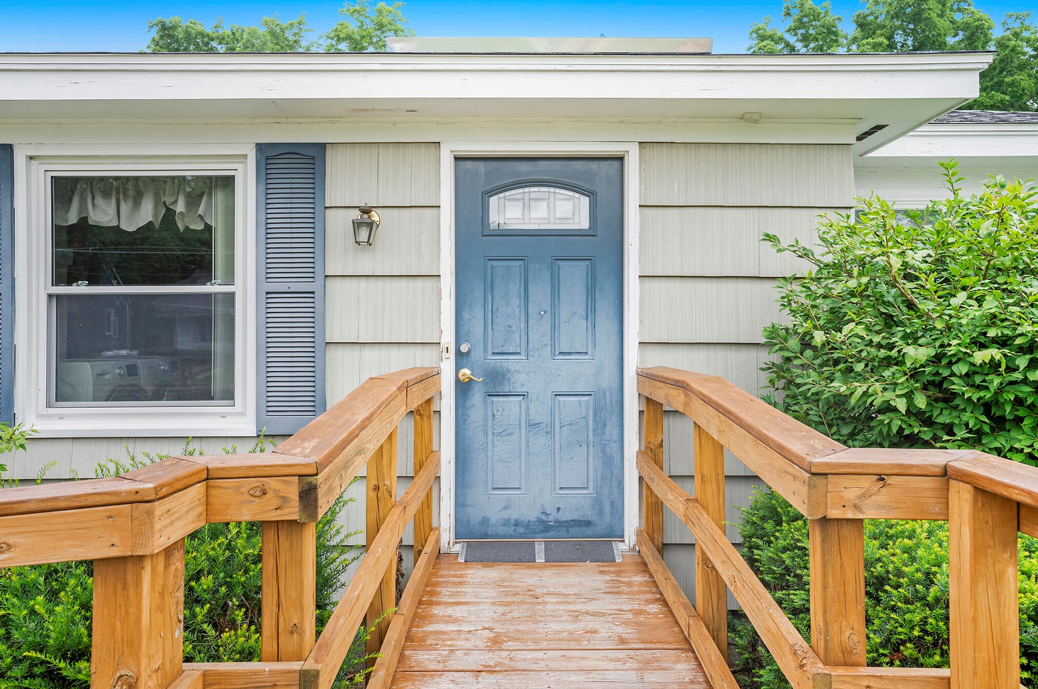 528 Graafschap Rd, Holland, MI 49423-4548