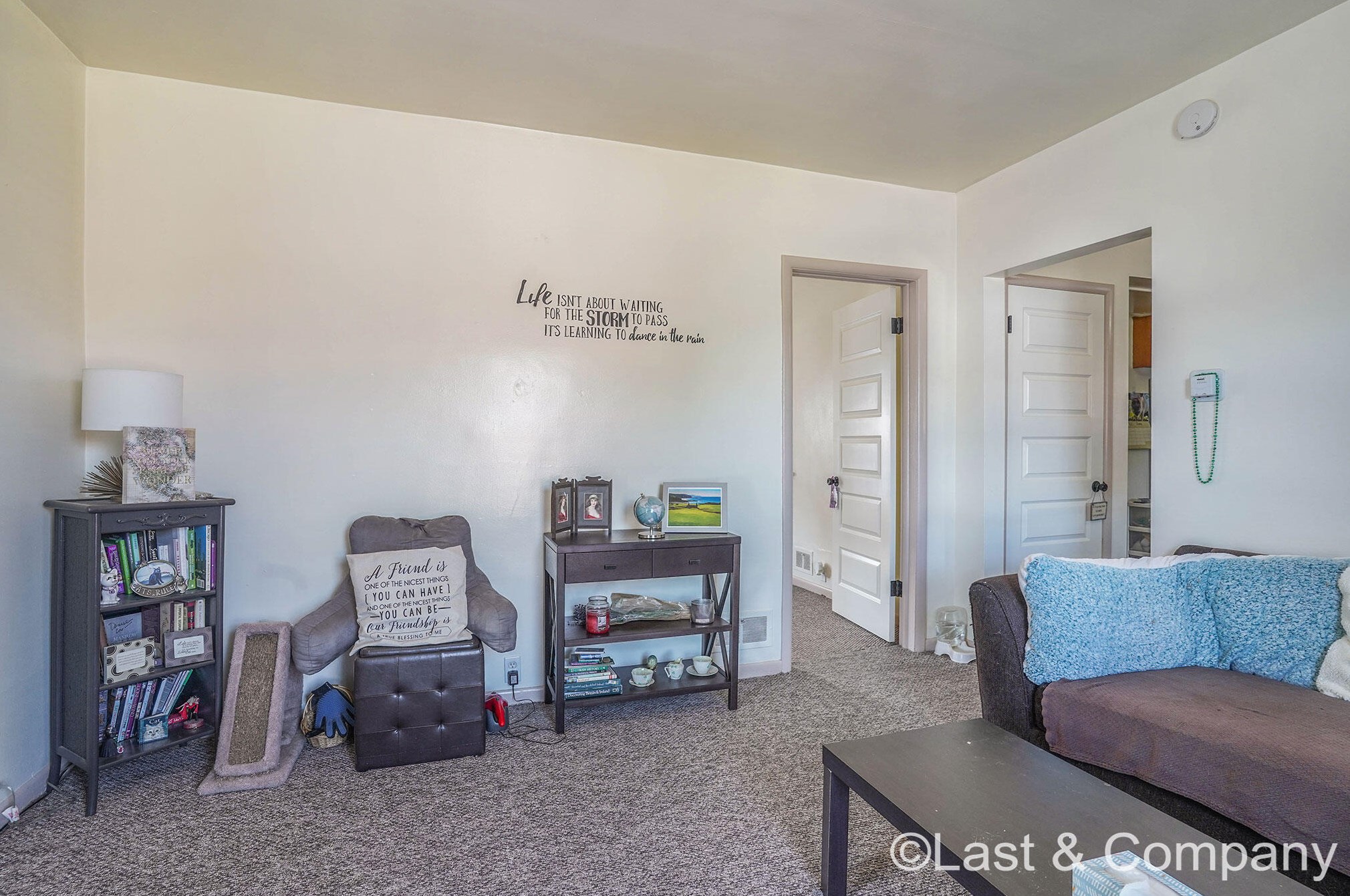 865 Leonard St, Grand Rapids MI 49504-4133 exterior