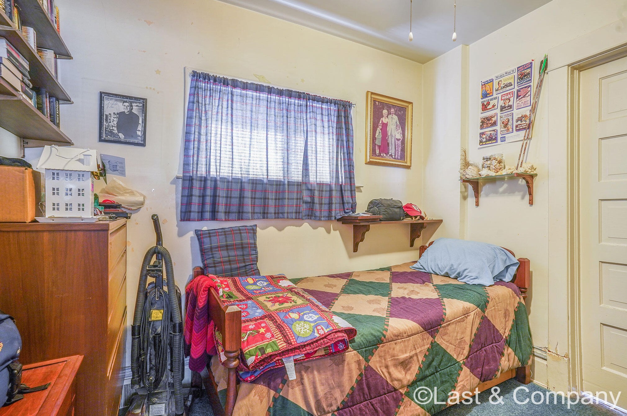 865 Leonard St, Grand Rapids MI 49504-4133 exterior