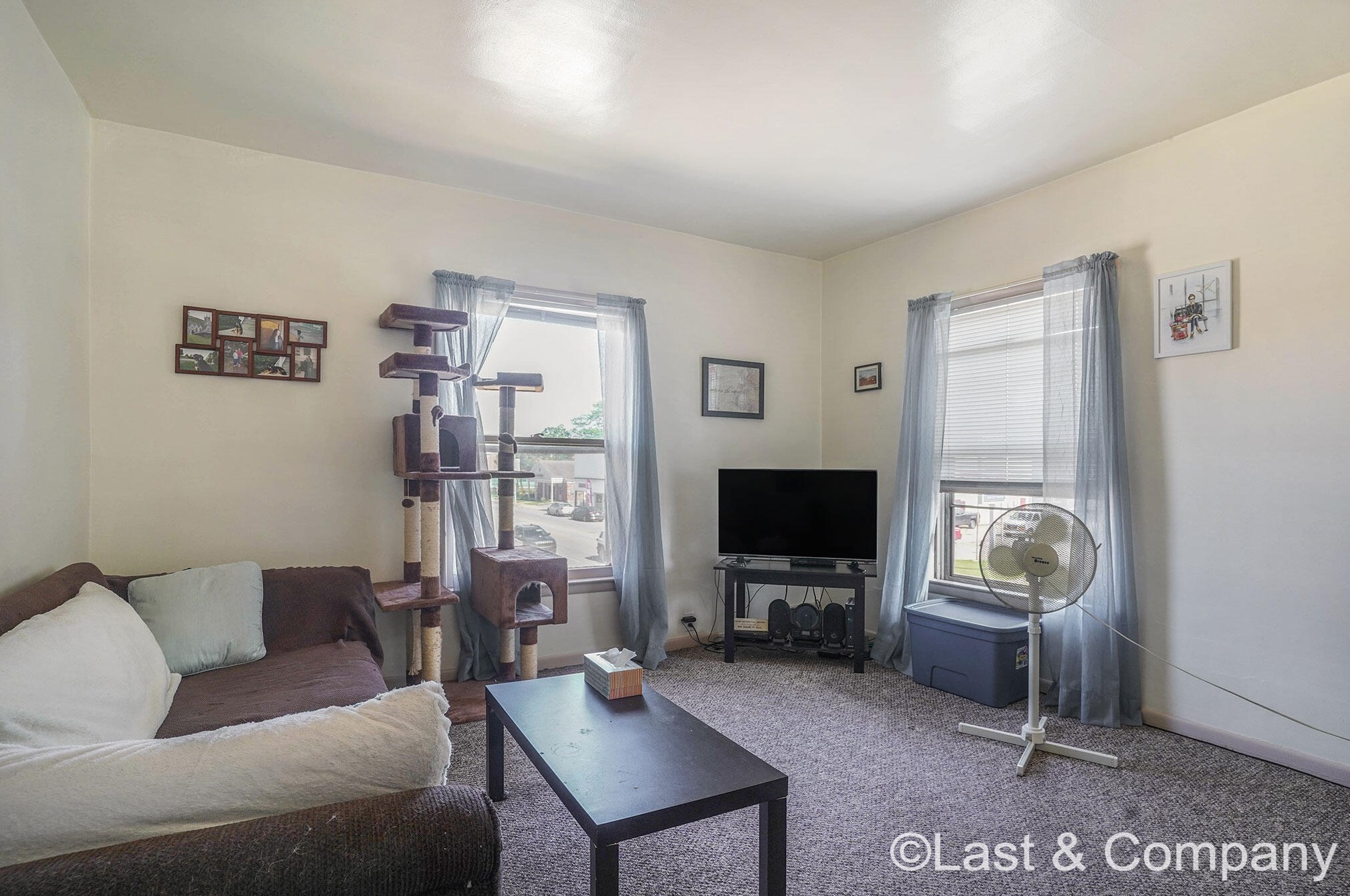 865 Leonard St, Grand Rapids MI 49504-4133 exterior