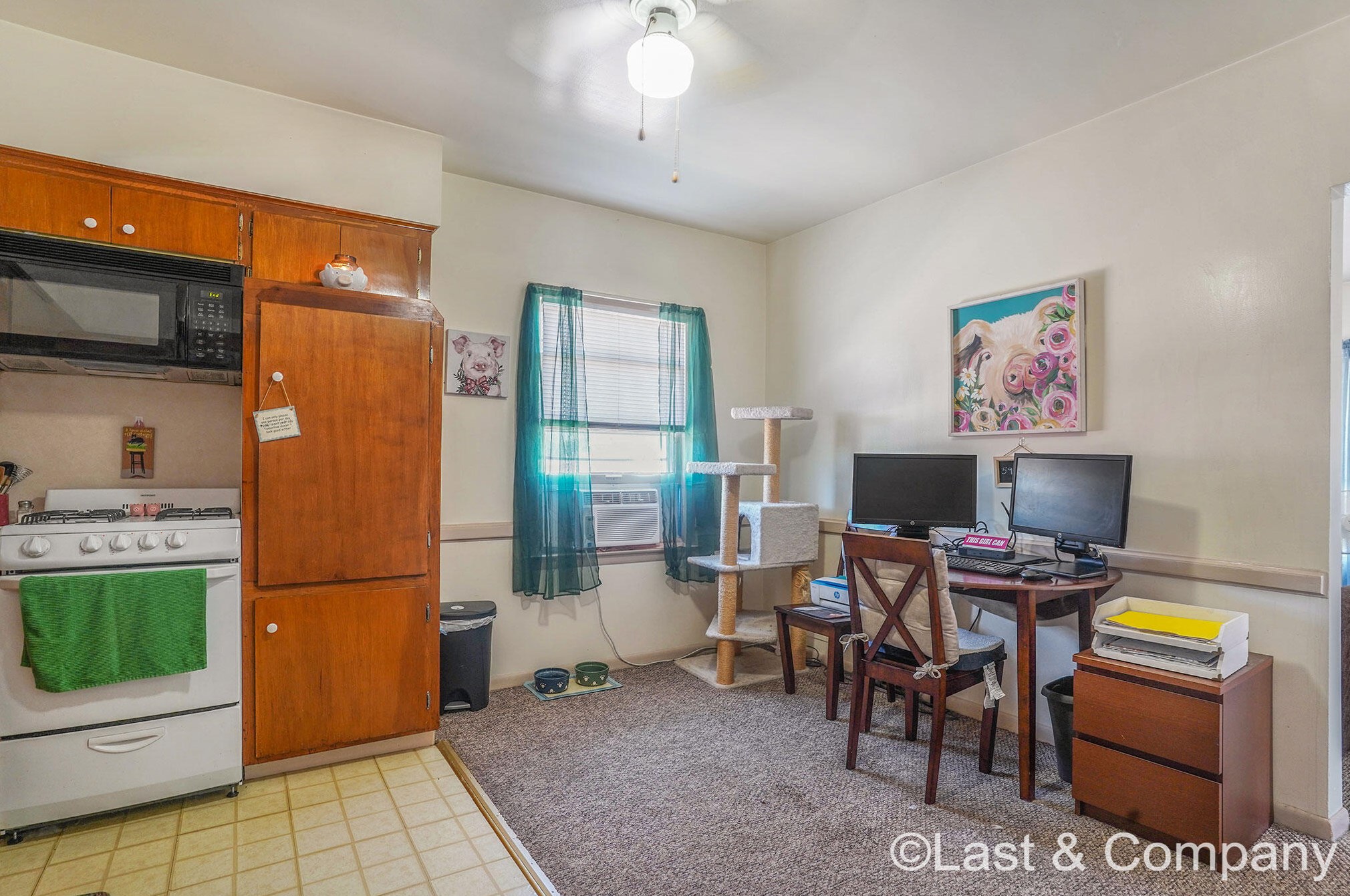 865 Leonard St, Grand Rapids MI 49504-4133 exterior