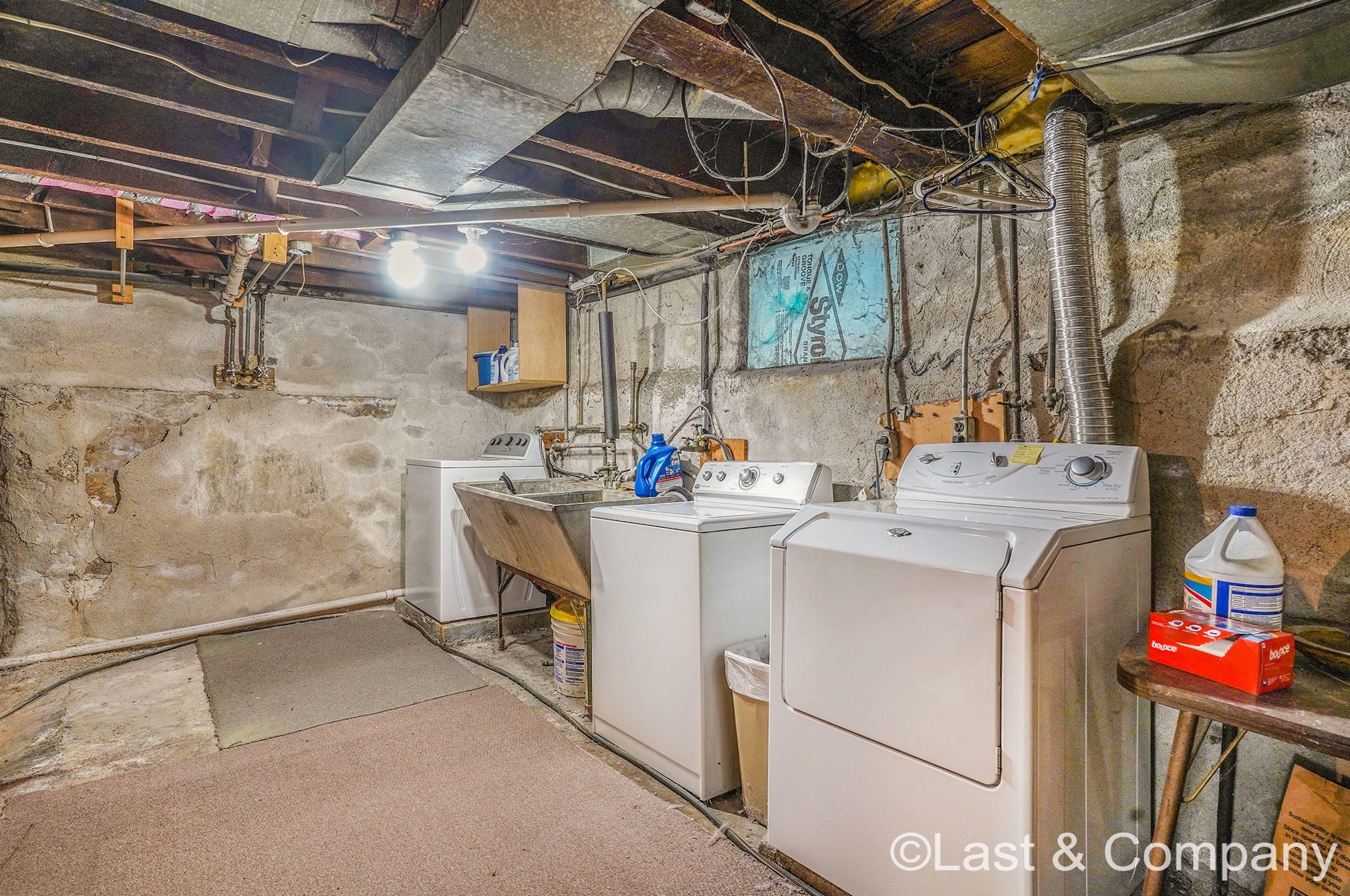 865 Leonard St, Grand Rapids MI 49504-4133 exterior