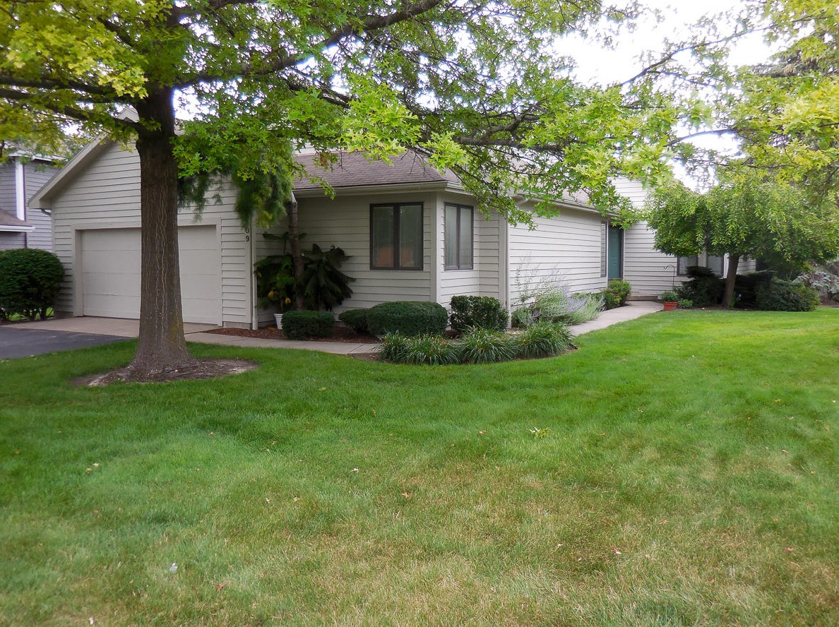 1809 Spring Meadow Ct, Caledonia, MI 49316-9154