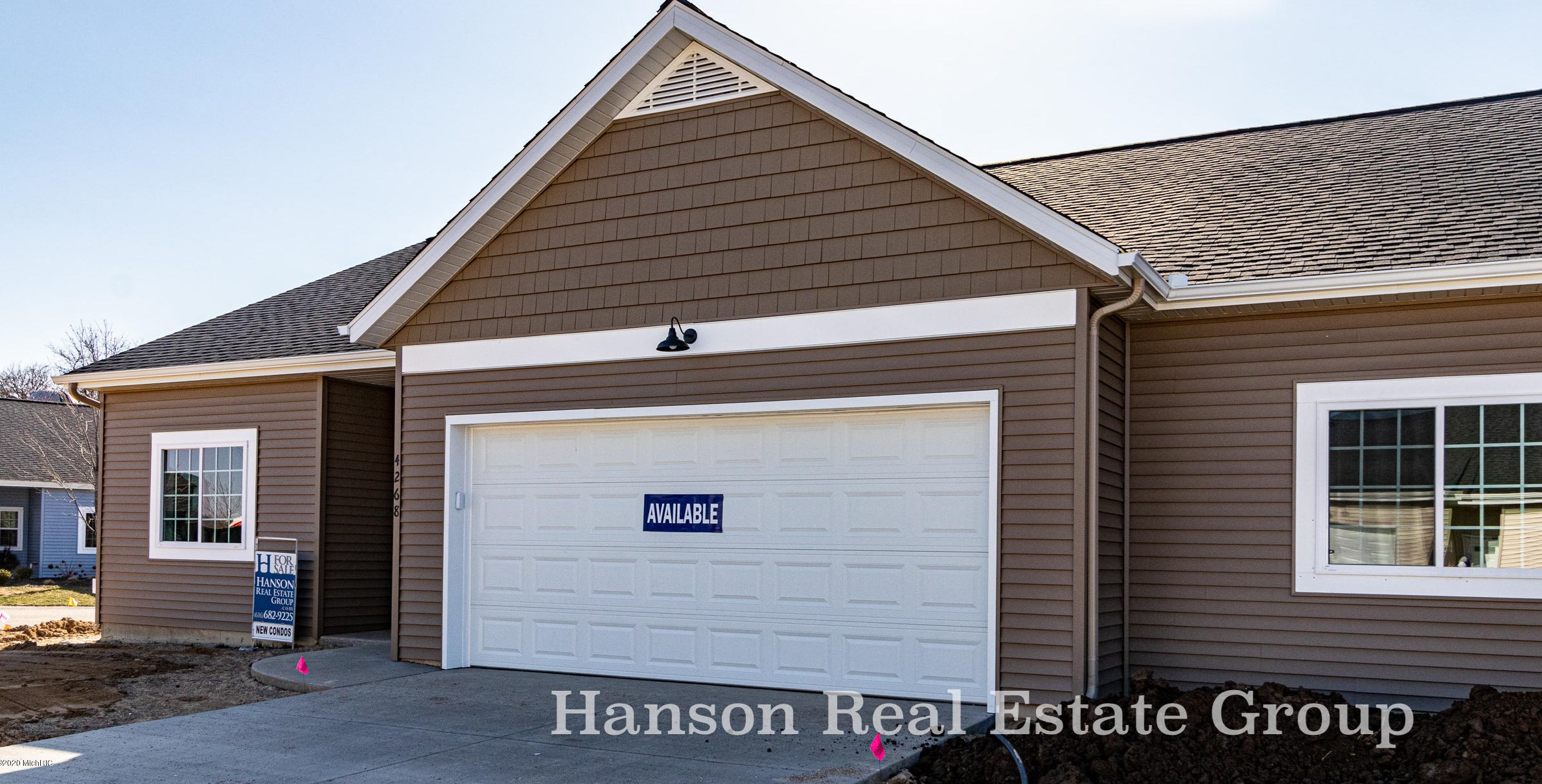 1093 Sunnyside Dr, Wayland, MI 49348-8998