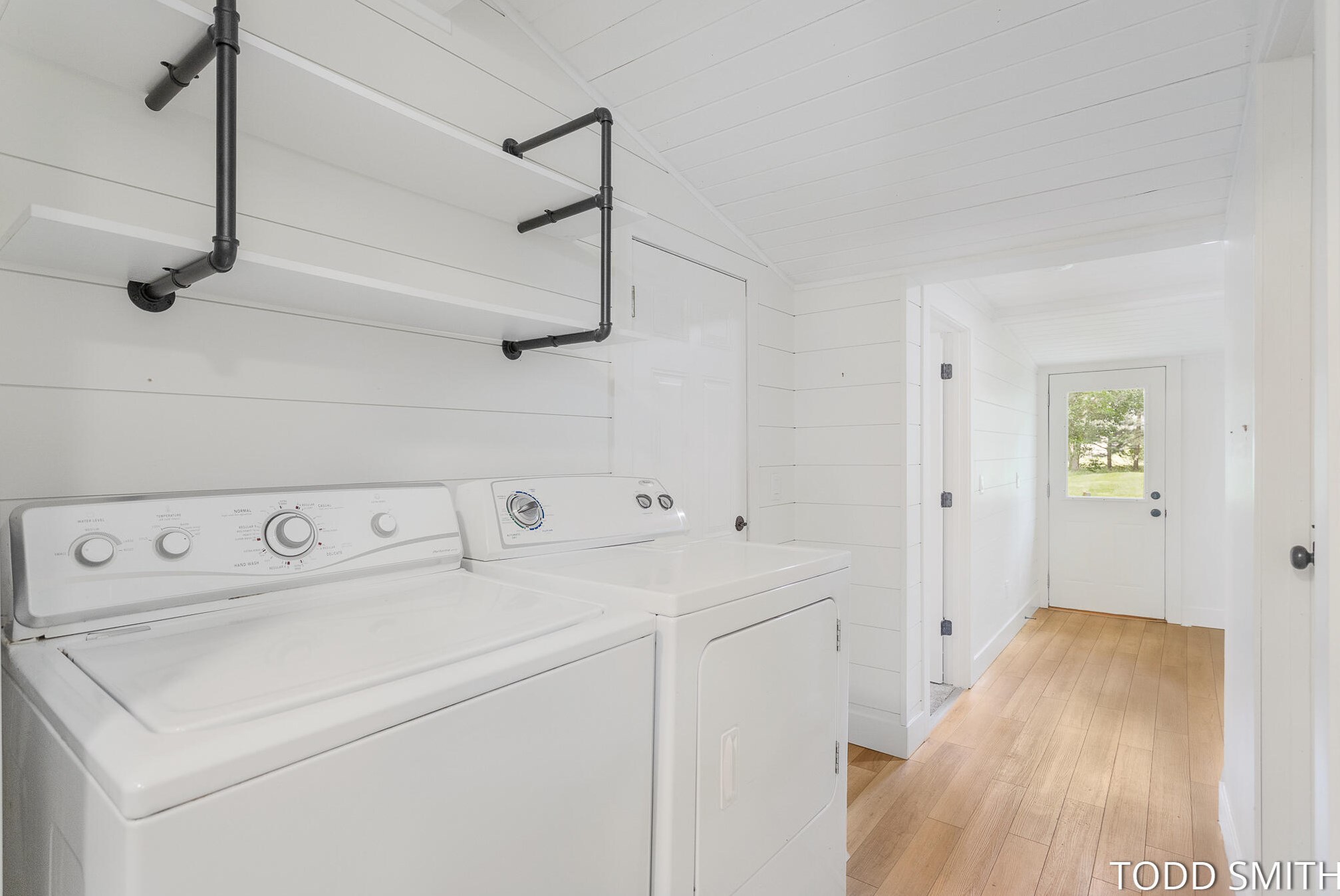 1494 Leonard St, Grand Rapids MI  49534-9540 exterior