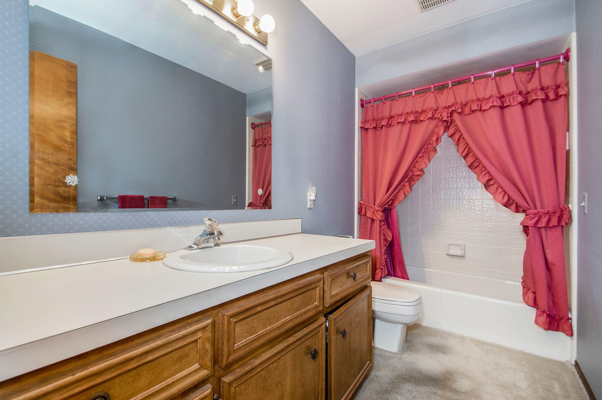 2241 Radcliff Cir, Grand Rapids MI 49546-7725 exterior