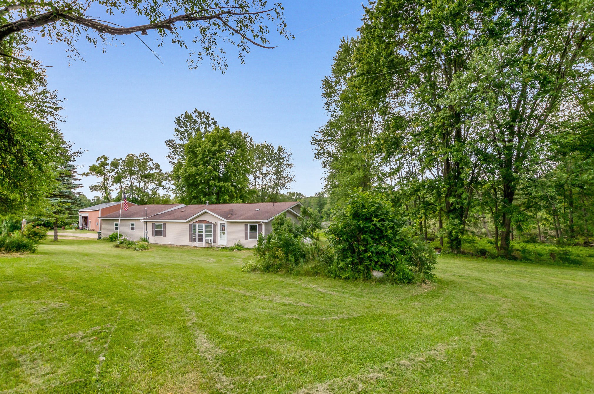 1384 Wetheral Lake Dr, Martin, MI 49070