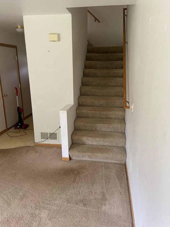 520 Lawrence Ave, Wayland, MI 49348-1474