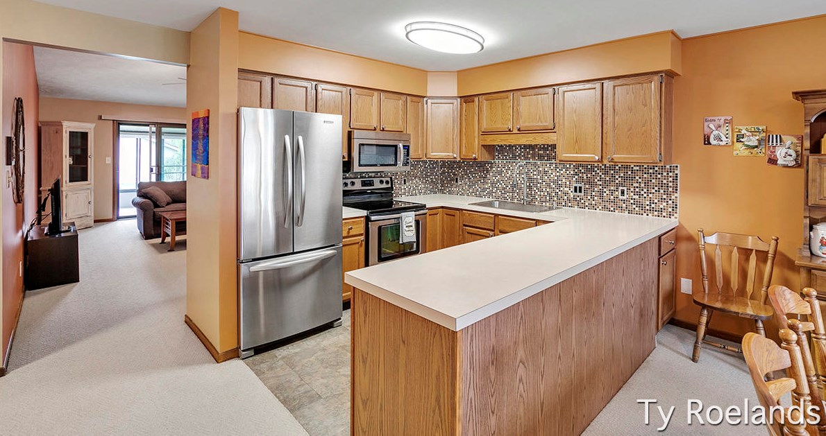 5154 Ridge Ct, Hudsonville, MI 49426