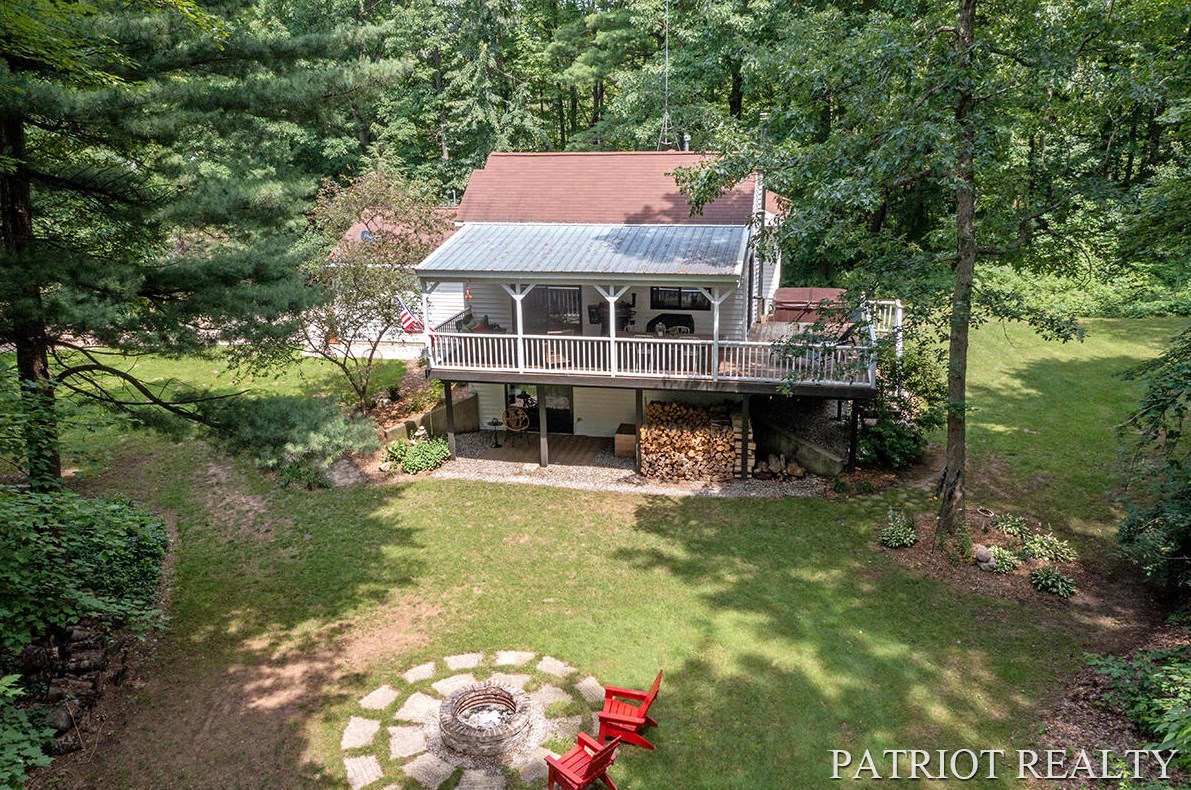 19793 Maple Hill Ct, Pierson, MI 49339