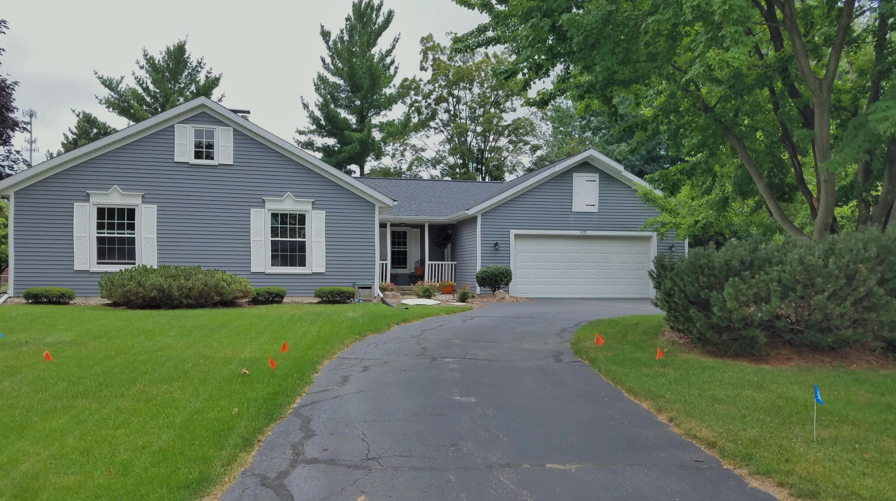 1932 Pinegrove Dr, Jenison, MI 49428-7714