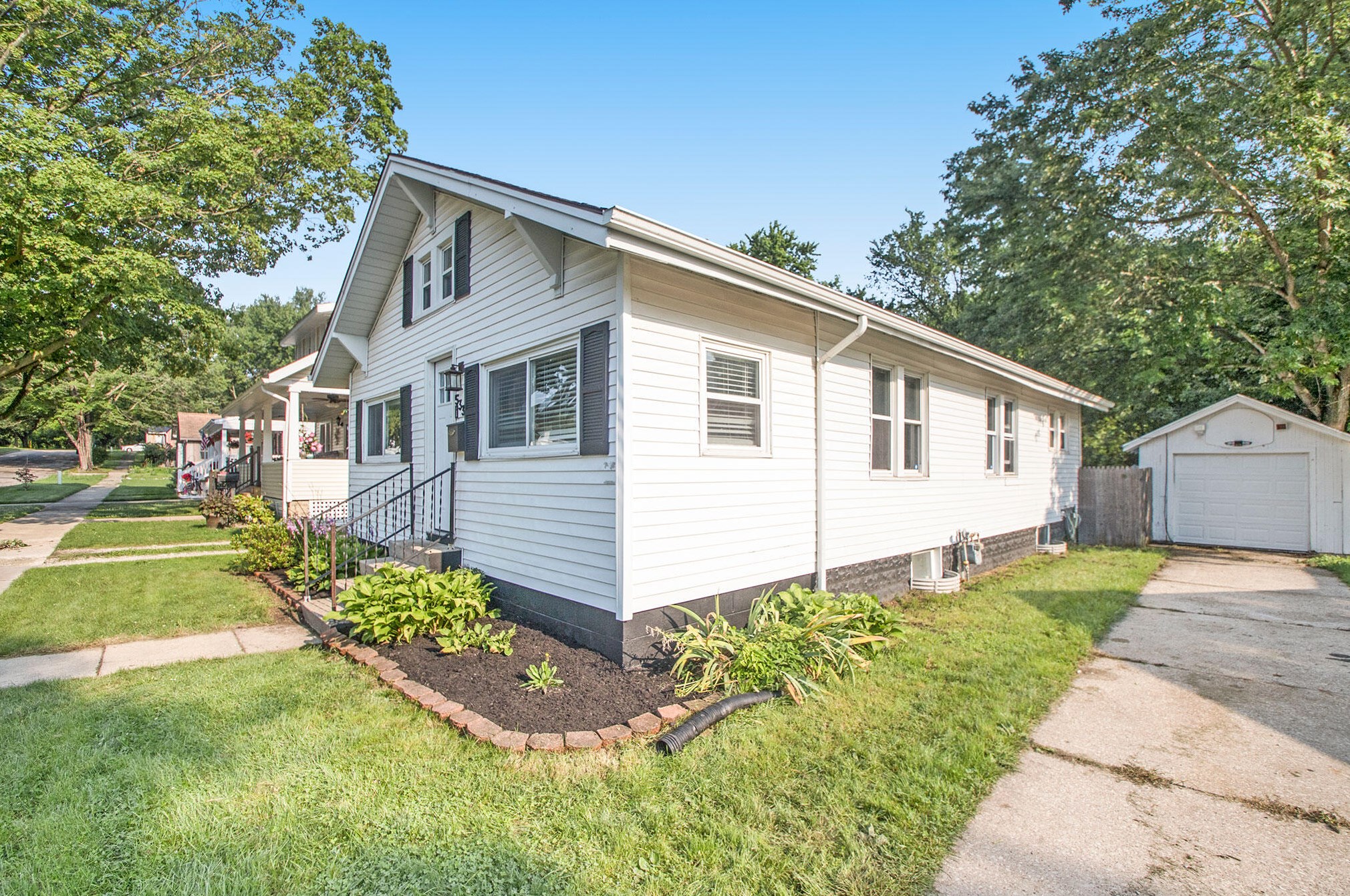 533 1st Ct, Niles, MI 49120-1523