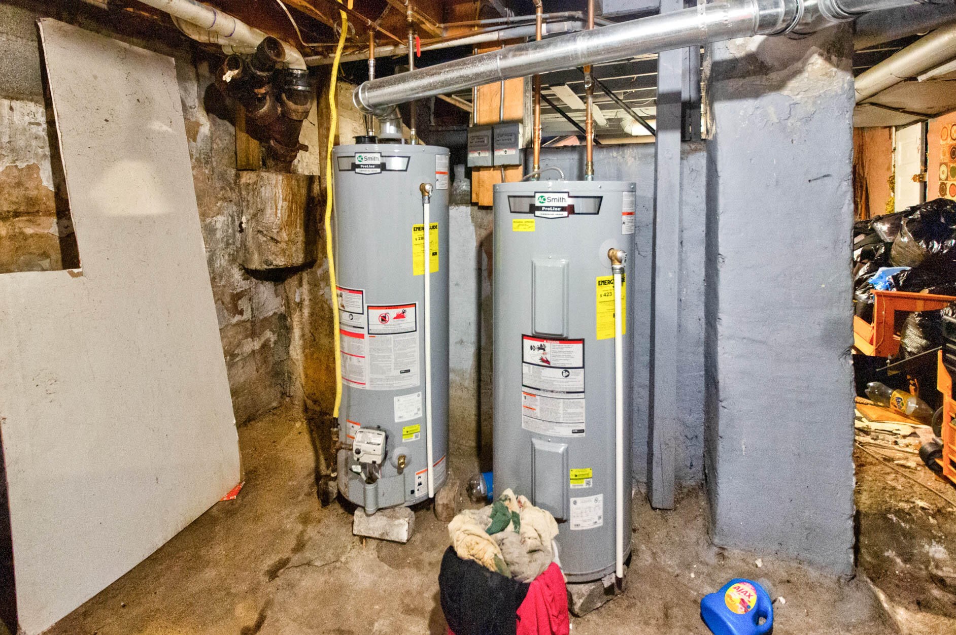 616 Bates St, Grand Rapids MI 49503-5503 exterior