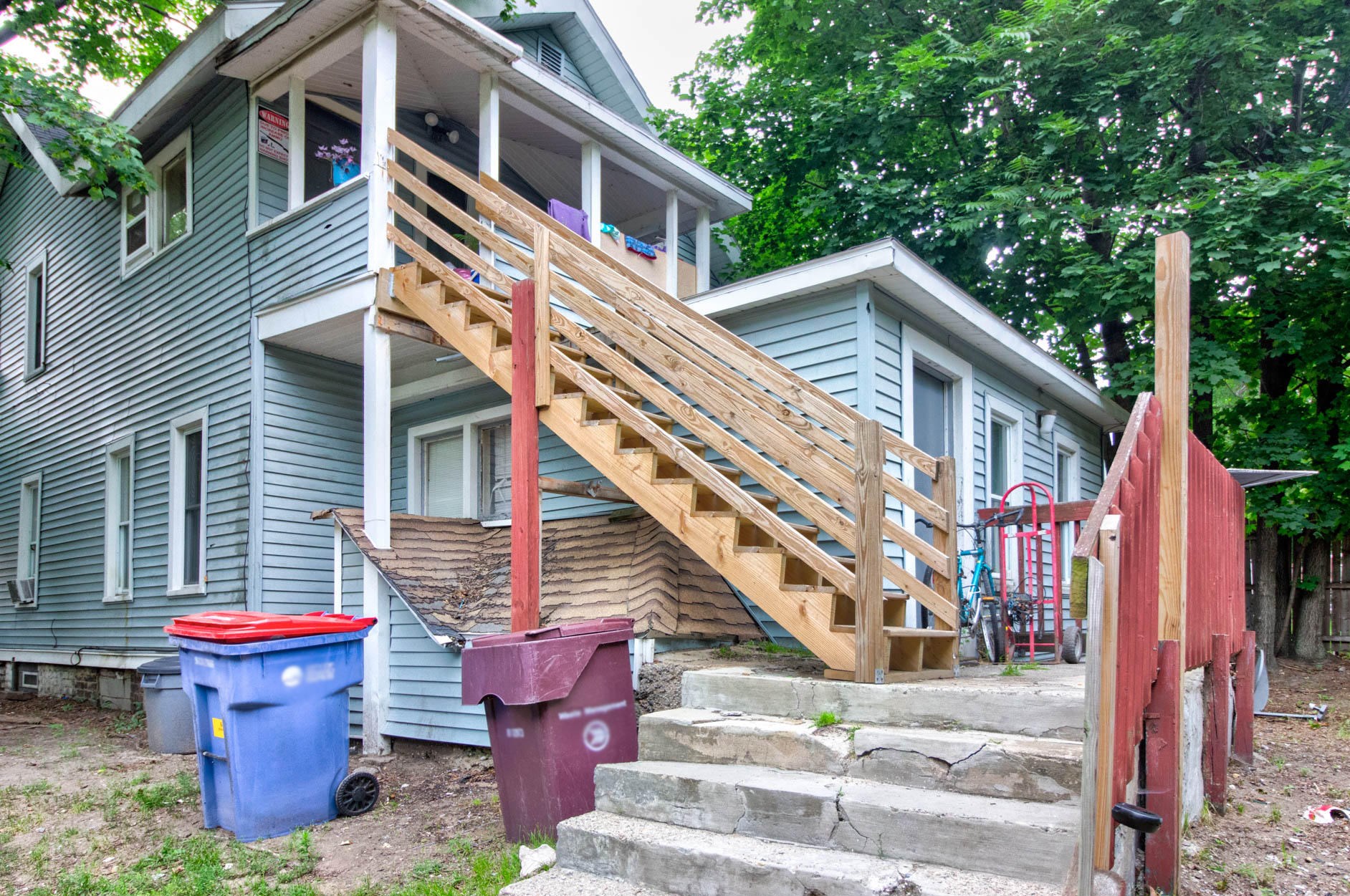 616 Bates St, Grand Rapids MI 49503-5503 exterior