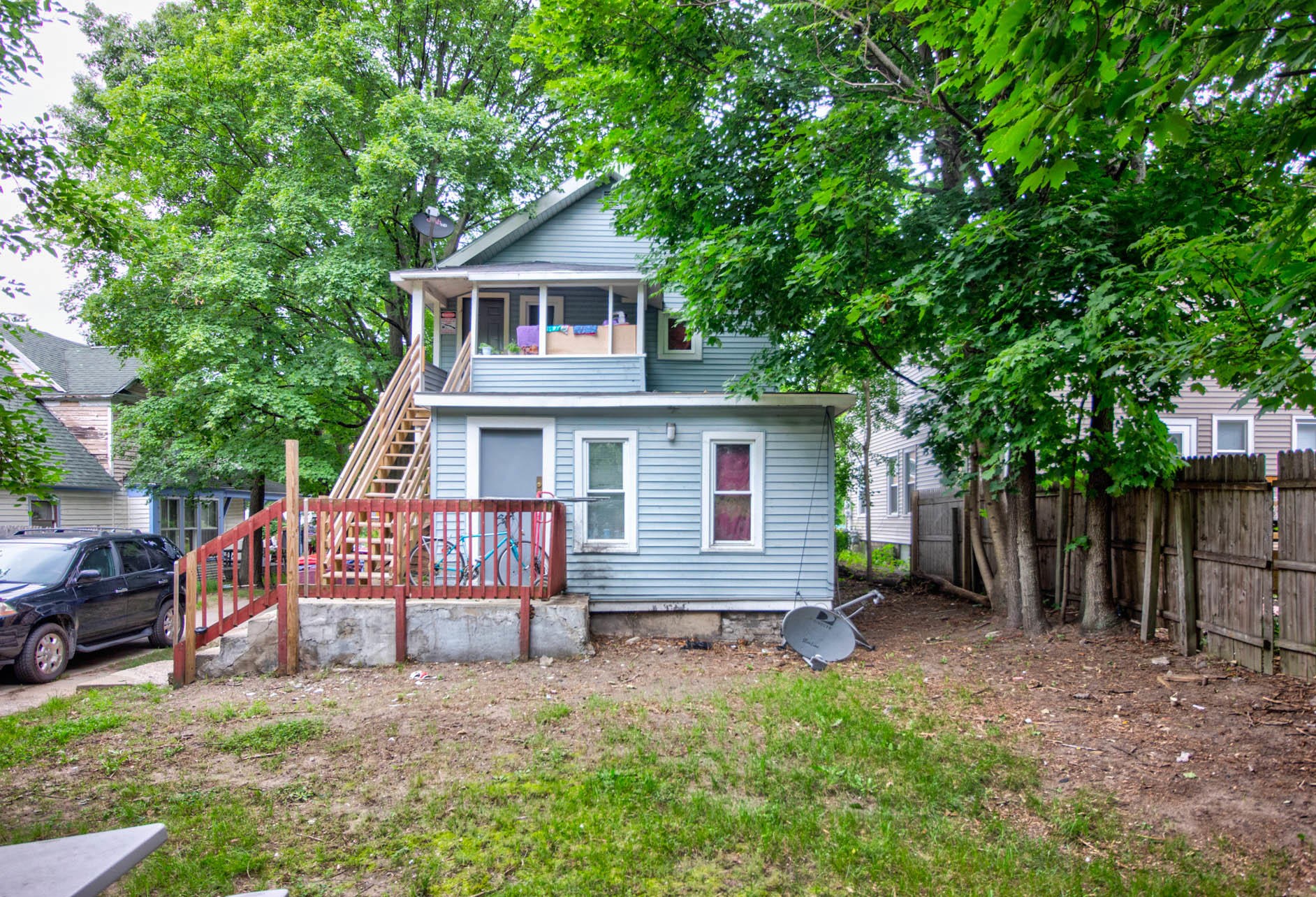 616 Bates St, Grand Rapids MI 49503-5503 exterior