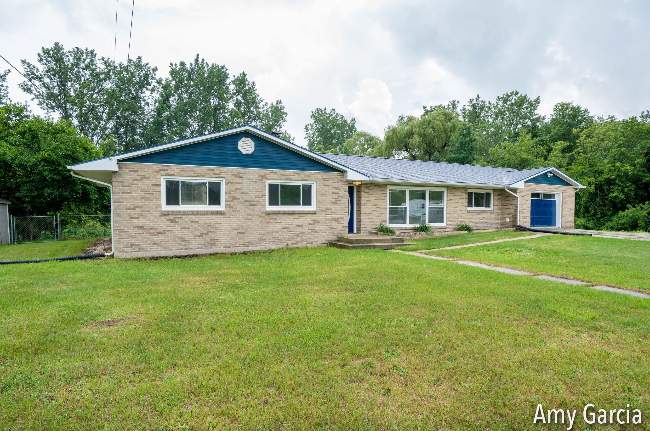 88 Ostman St, Sparta, MI 49345-1043