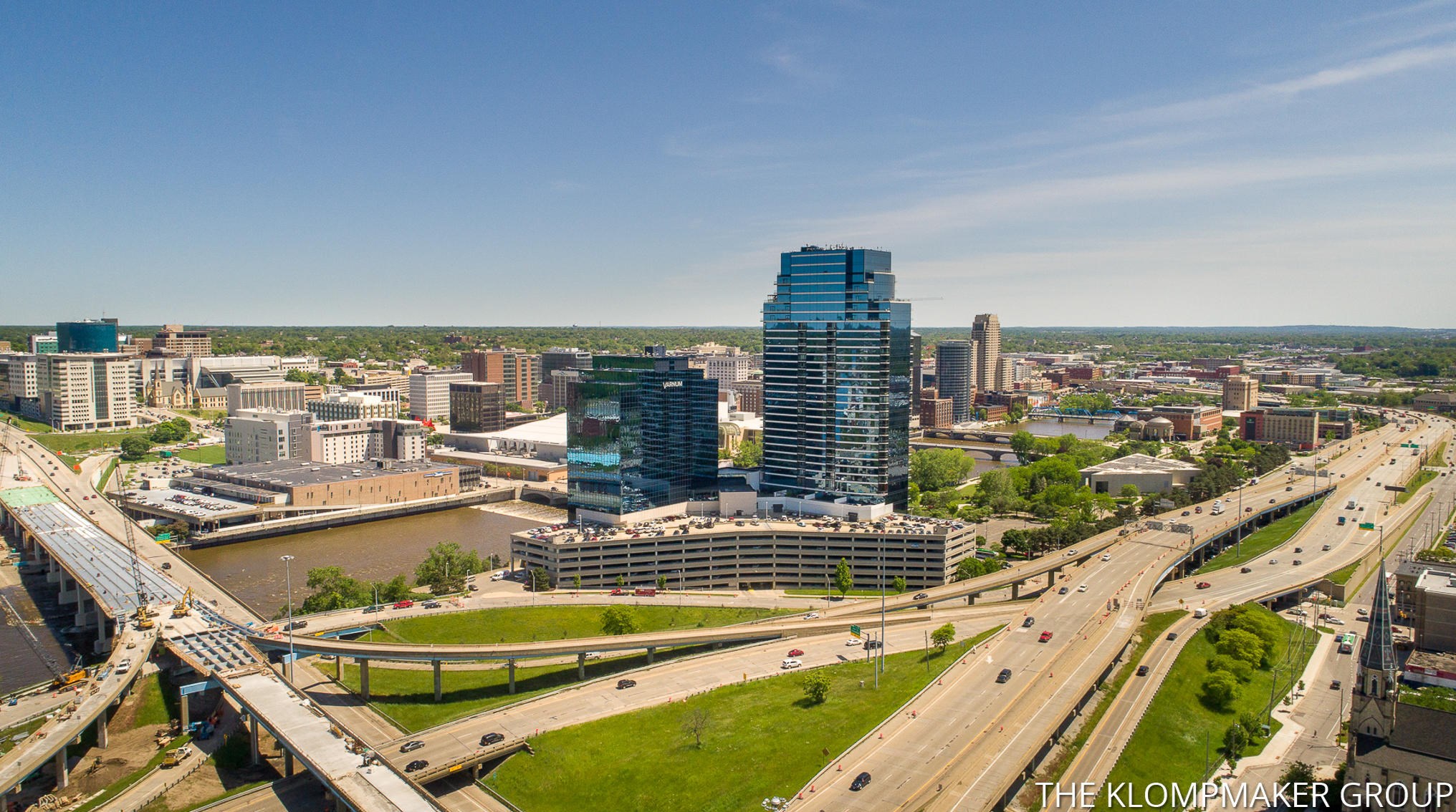 345 Diamond Ave, Grand Rapids MI  49503-3655 exterior