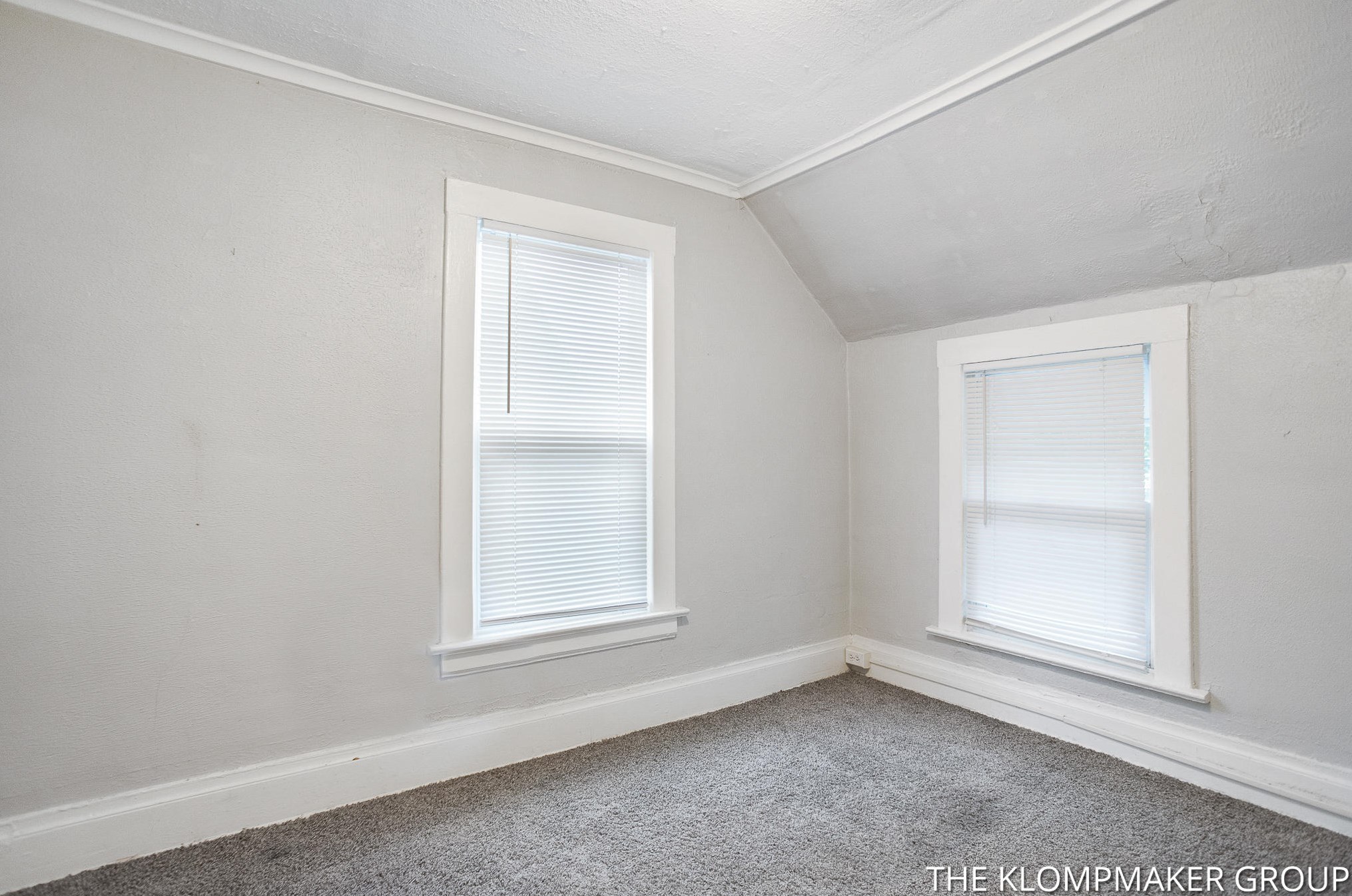 345 Diamond Ave, Grand Rapids MI  49503-3655 exterior