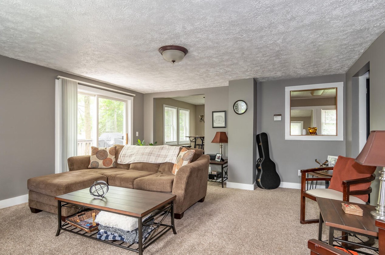 127 Hazen St, Paw Paw MI  49079-1006 exterior