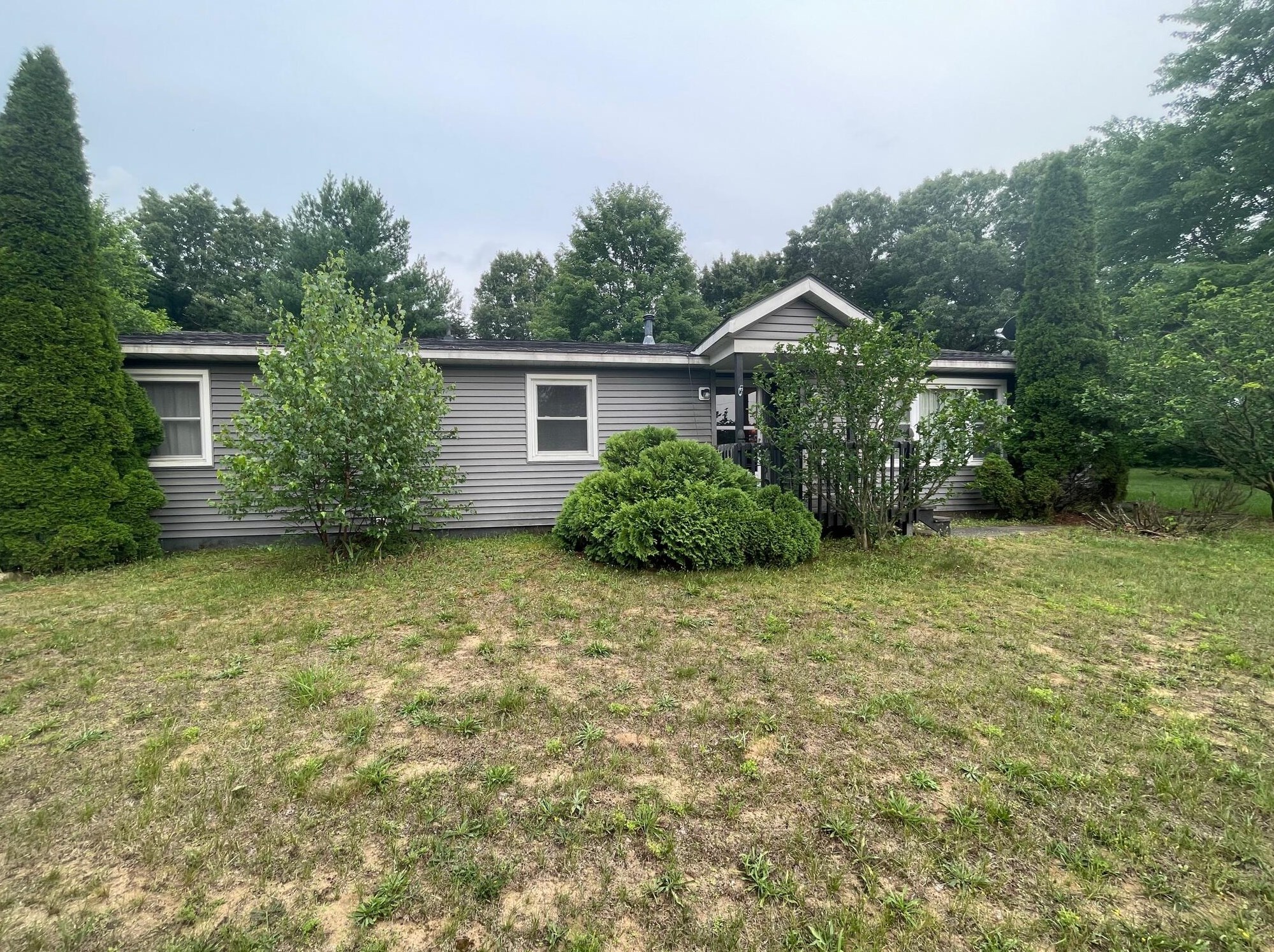 42587 Evergreen Park Dr, Decatur, MI 49045