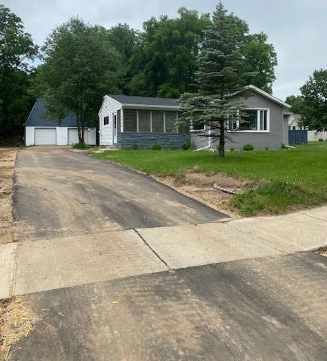 9922 Westnedge Ave, Kalamazoo MI  49002-6857 exterior