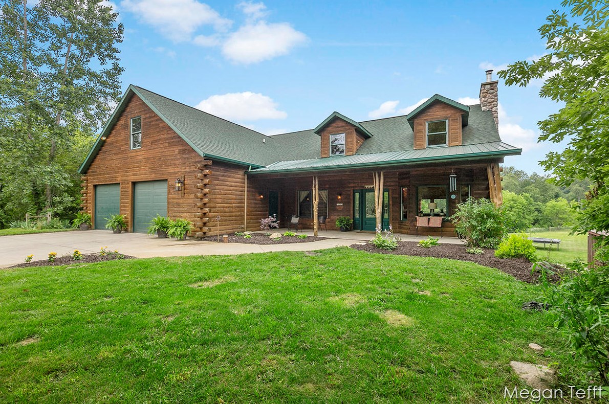 6165 Lincoln Lake Rd, Belding, MI 48809