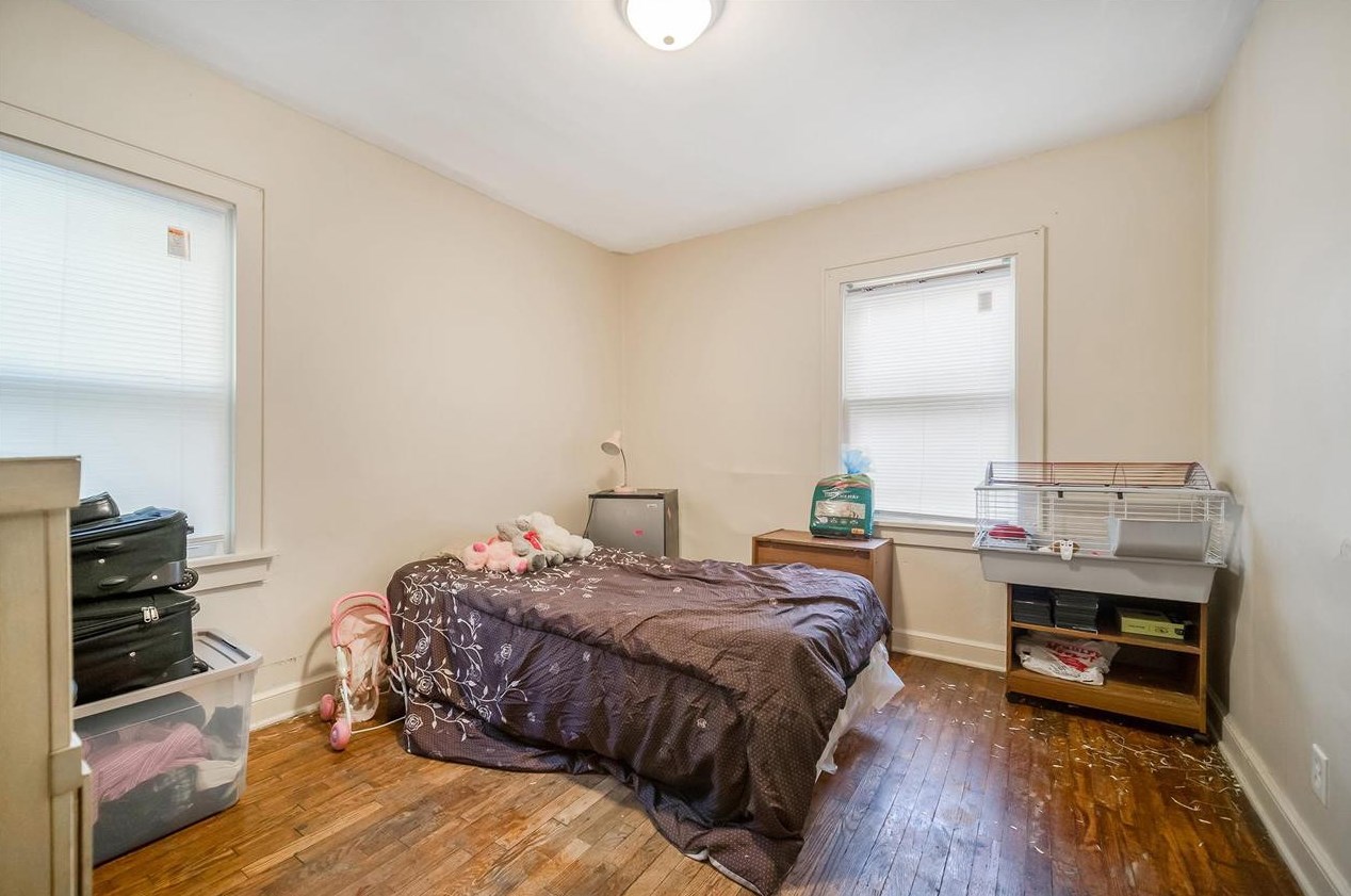 242 High St, Jackson MI 49203-3263 exterior