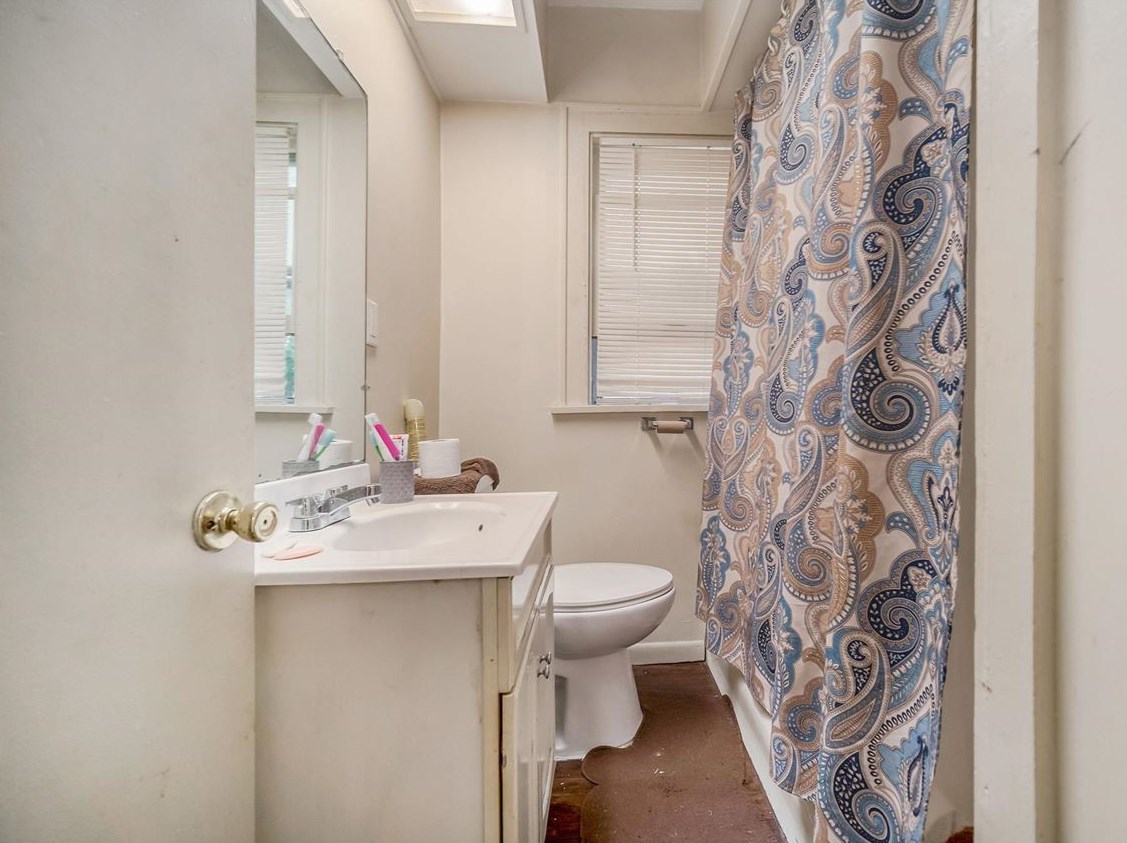 242 High St, Jackson MI 49203-3263 exterior