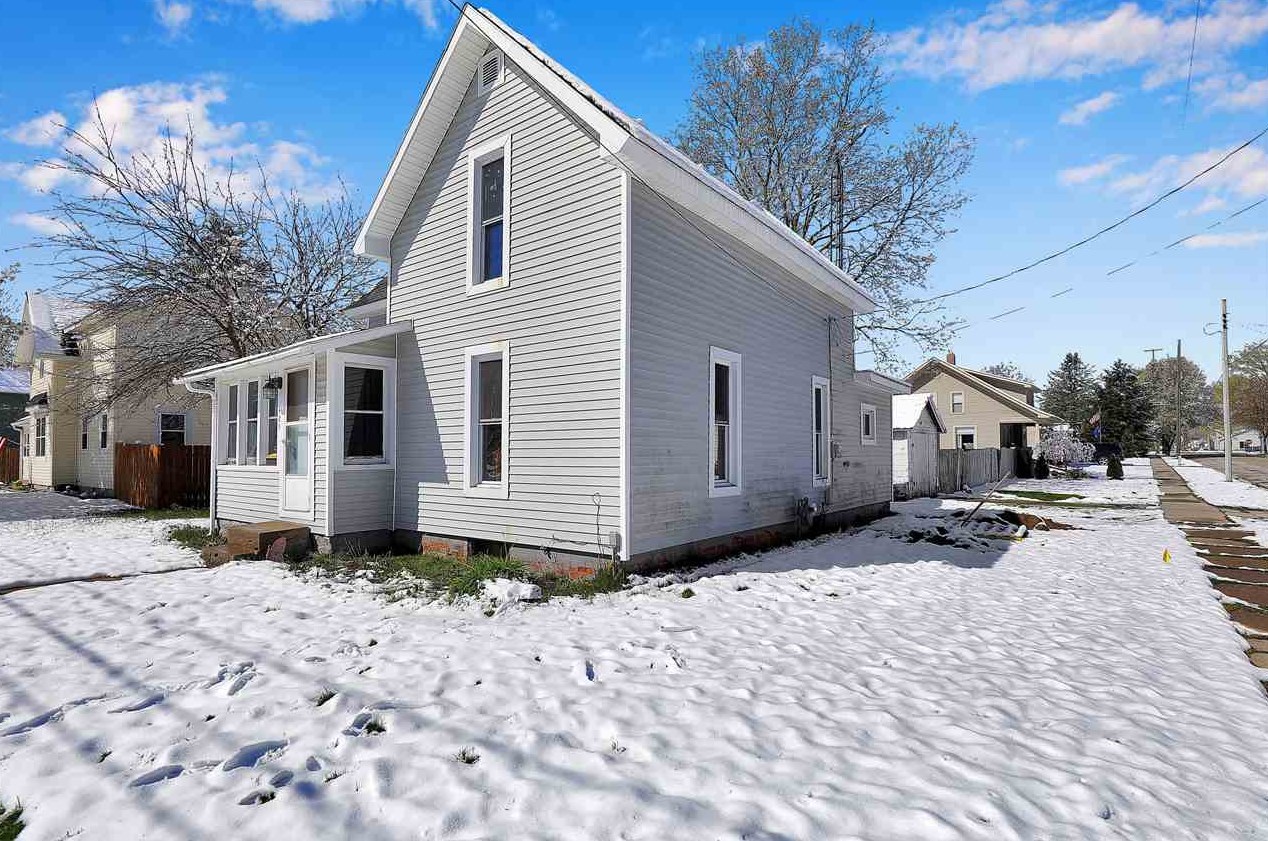 425 N East St, Seneca, MI 49256